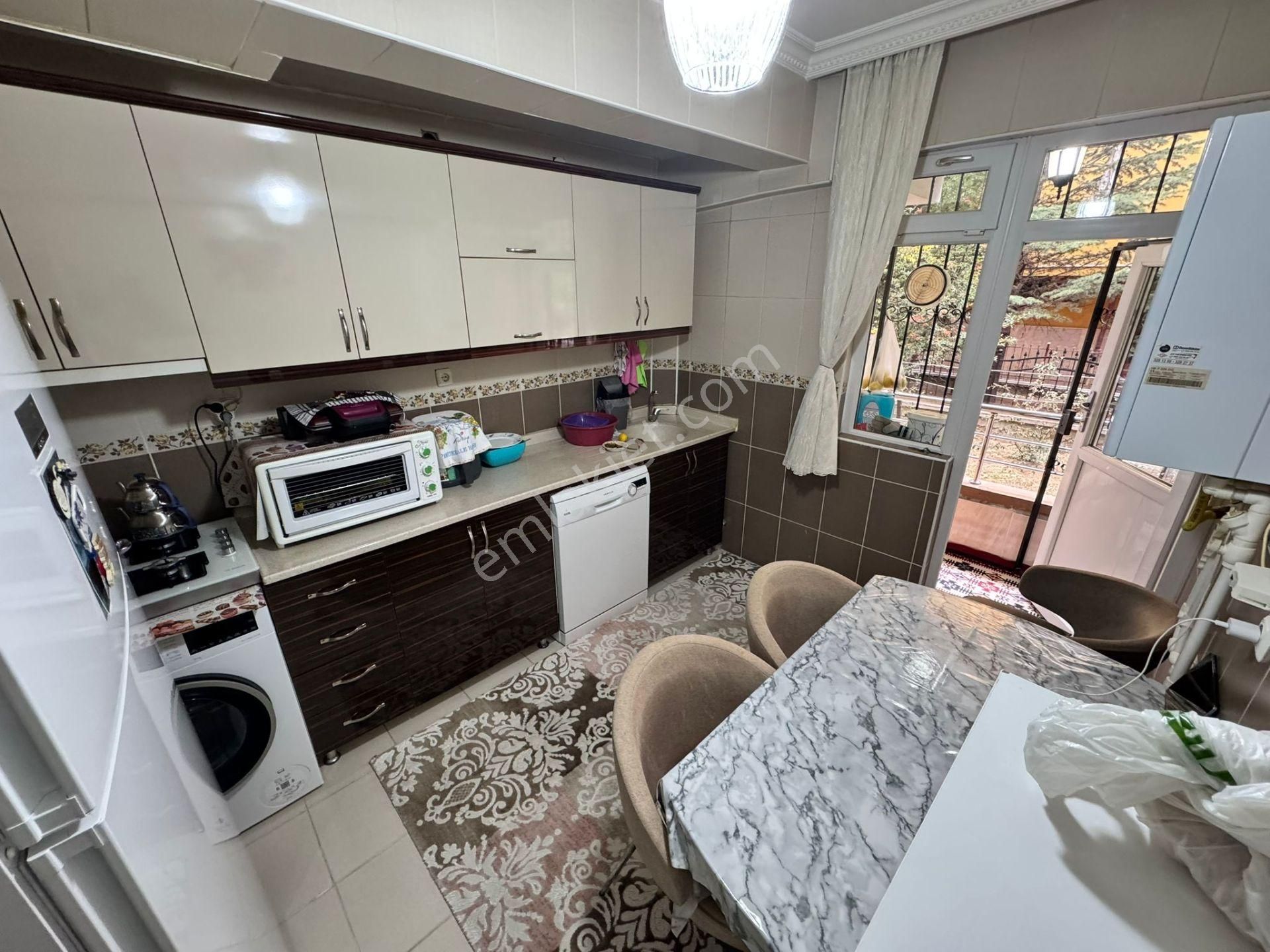 Karapürçek'te Muhtarlık Yakını 3+1 Balkonlu Yüksek Giriş - Görsel 2