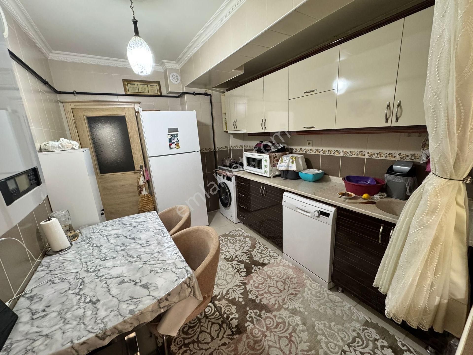 Karapürçek'te Muhtarlık Yakını 3+1 Balkonlu Yüksek Giriş - Görsel 5