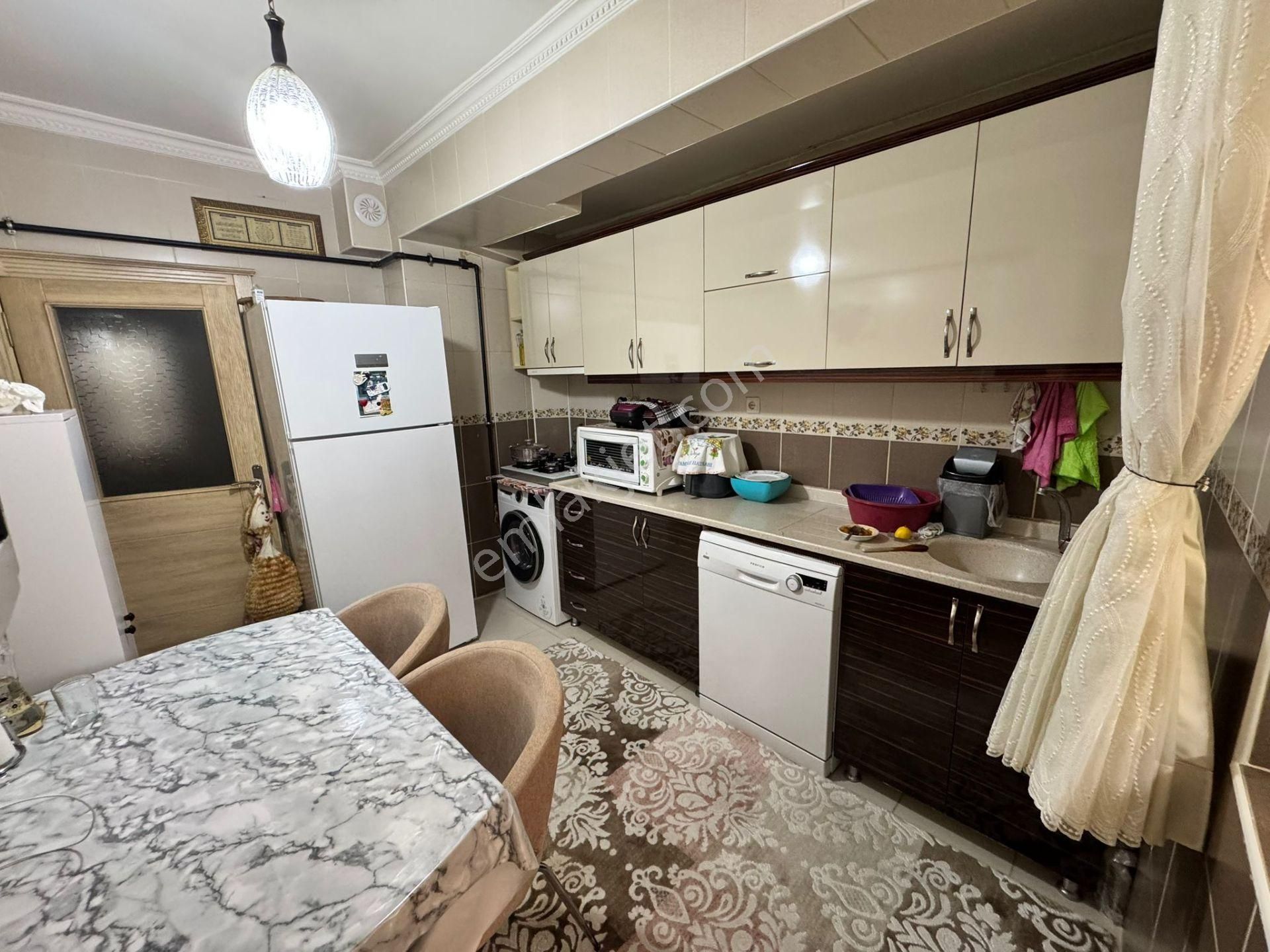 Karapürçek'te Muhtarlık Yakını 3+1 Balkonlu Yüksek Giriş - Görsel 6