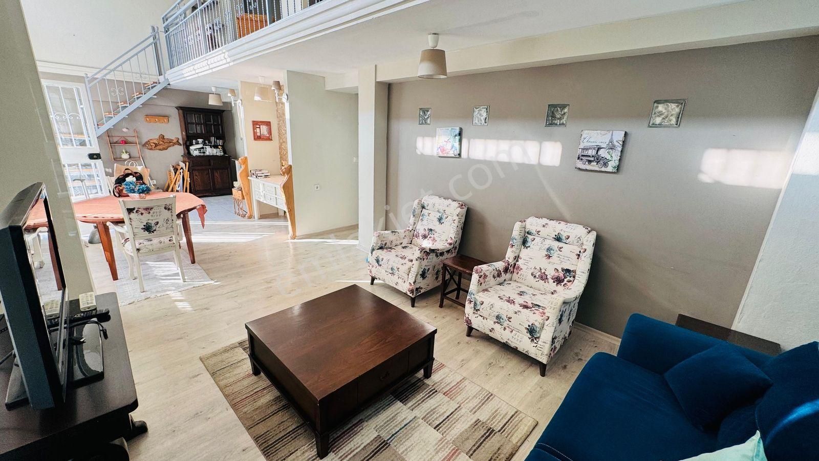 Buca Yaylacık Mah Merkezi Konumda 5+1 Eşyalı Dubleks Daire - Görsel 8