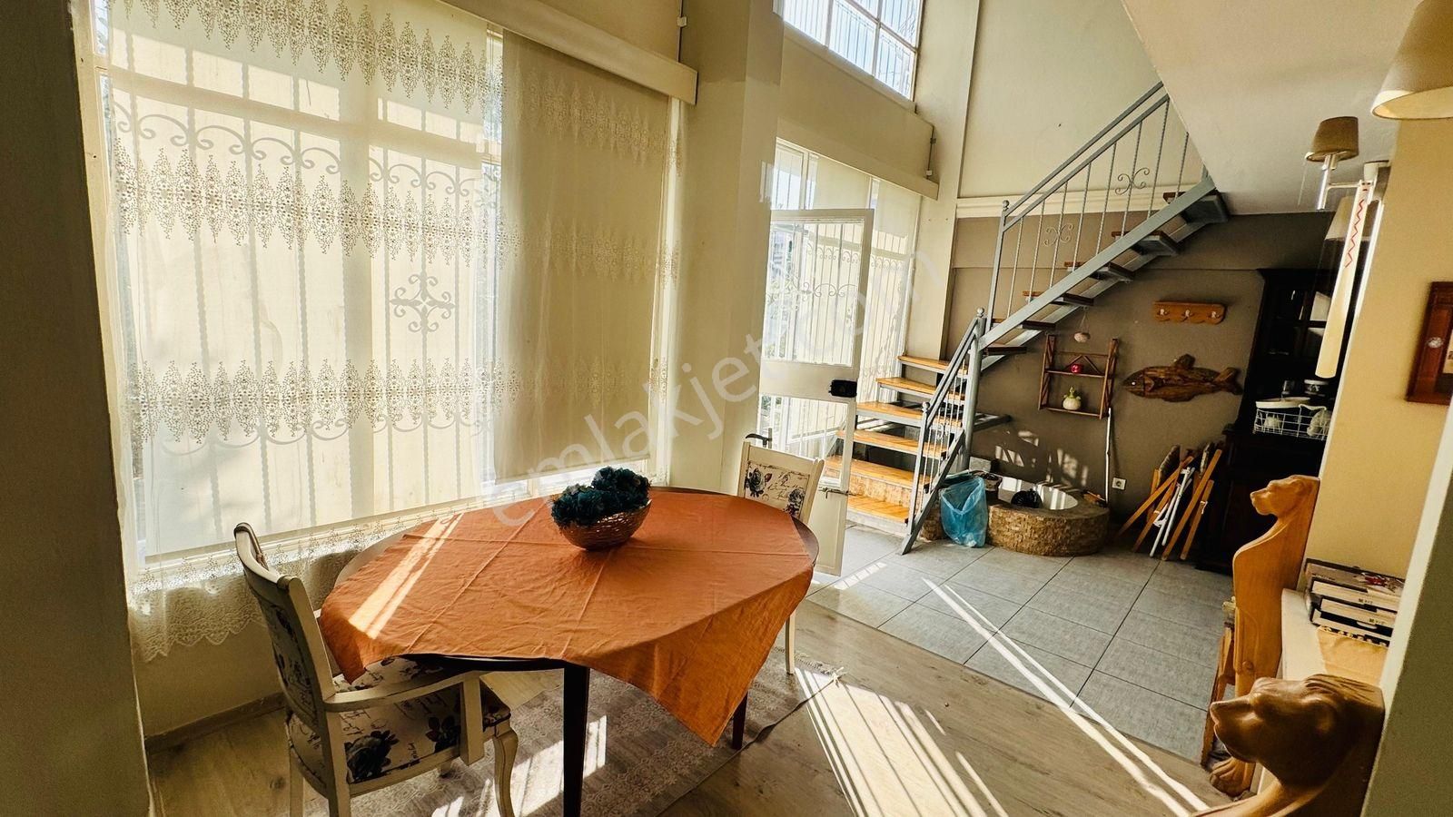 Buca Yaylacık Mah Merkezi Konumda 5+1 Eşyalı Dubleks Daire - Görsel 21