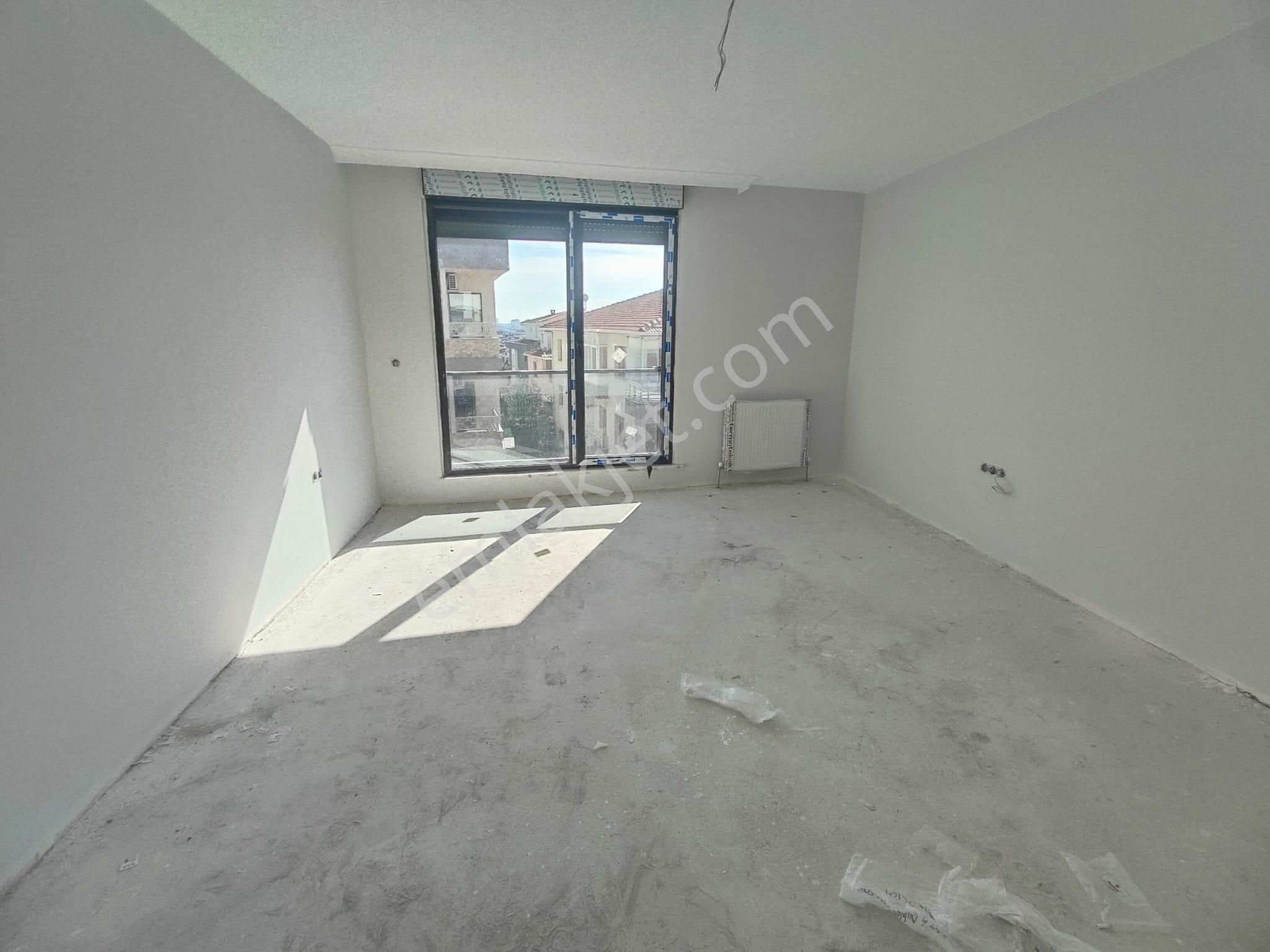 Emlak Dünyasından Altıntepede Deniz Manzaralı Dubleks