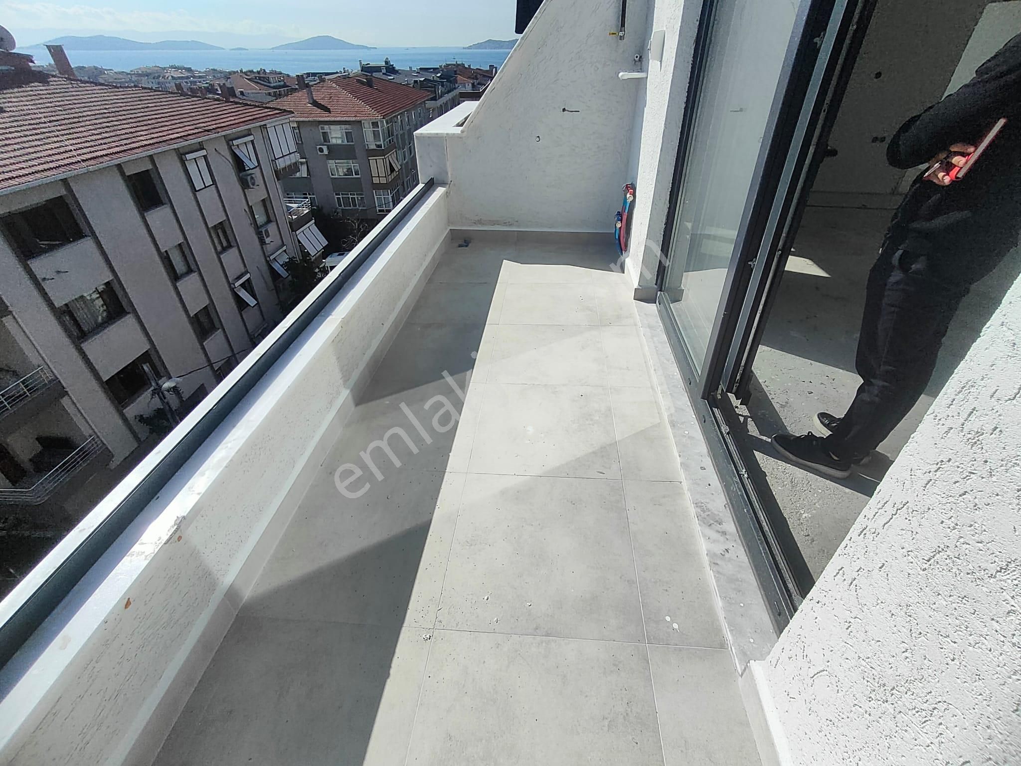 Emlak Dünyasından Altıntepede Deniz Manzaralı Dubleks - Görsel 16
