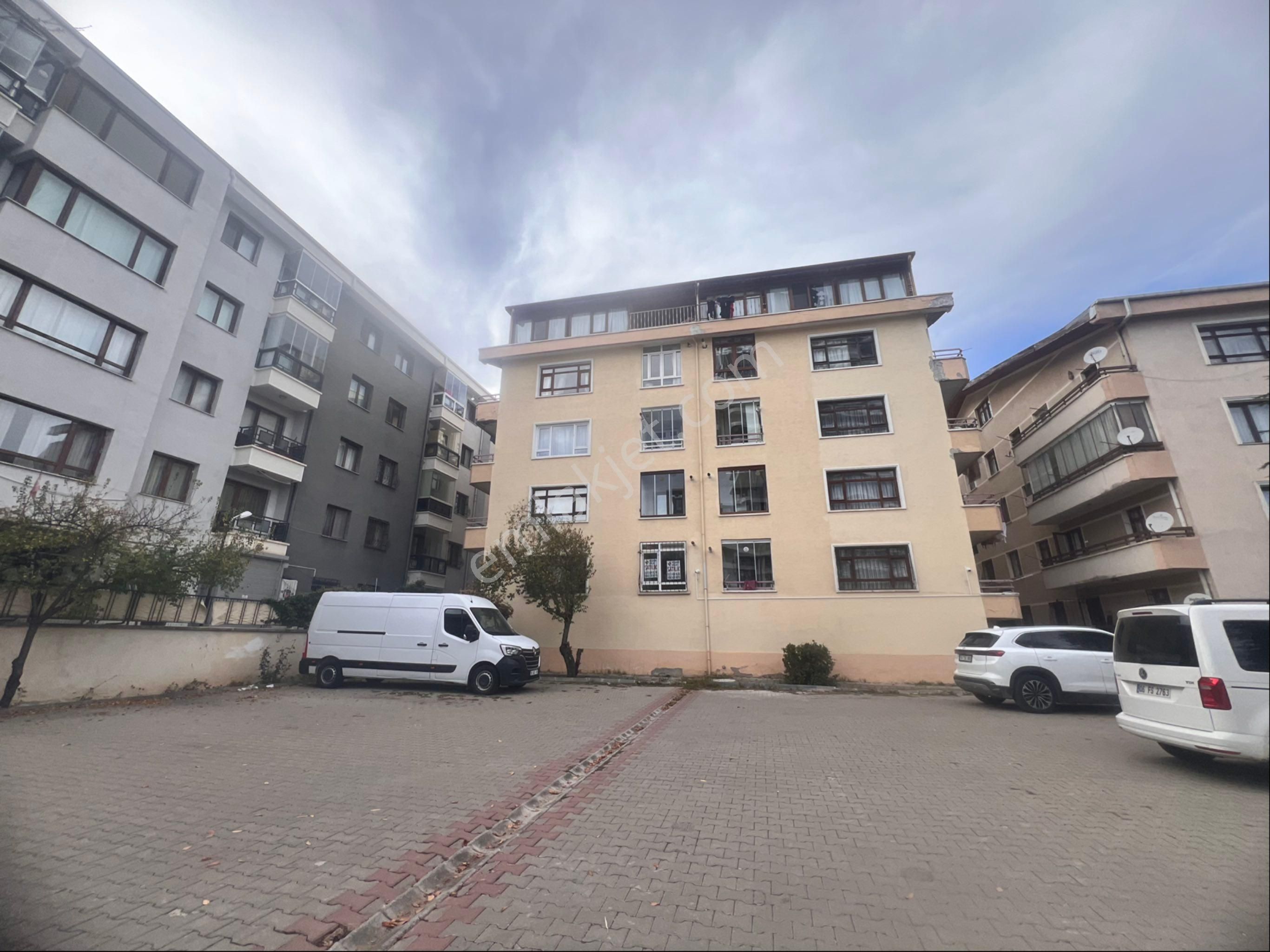 Birlik File Market Karşısı 3+1,yüksek Giriş, Otoparklı