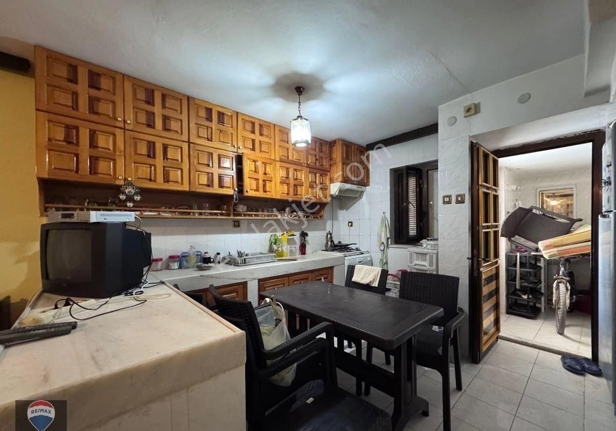 Kuşadası Karaova’da Denize Sıfır, Özel Plajlı, Köşebaşı Bahçeli Villa! - Görsel 19