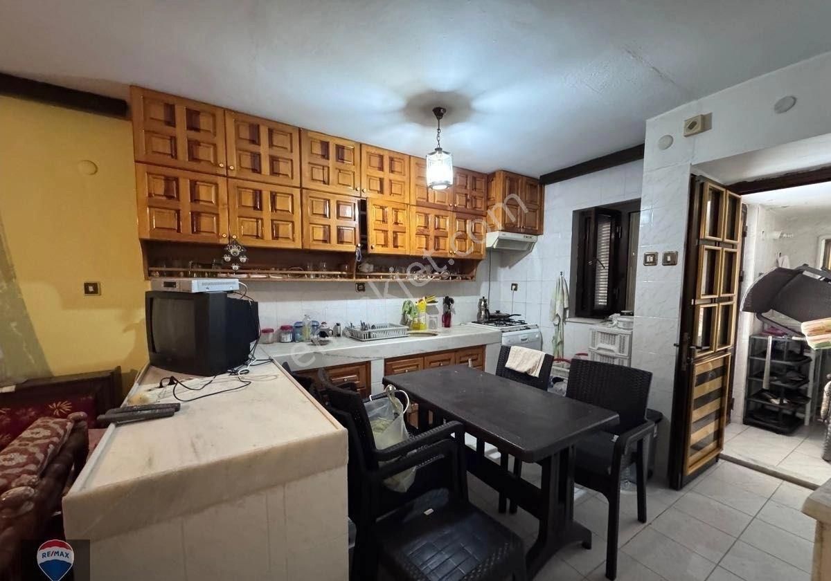 Kuşadası Karaova’da Denize Sıfır, Özel Plajlı, Köşebaşı Bahçeli Villa! - Görsel 21