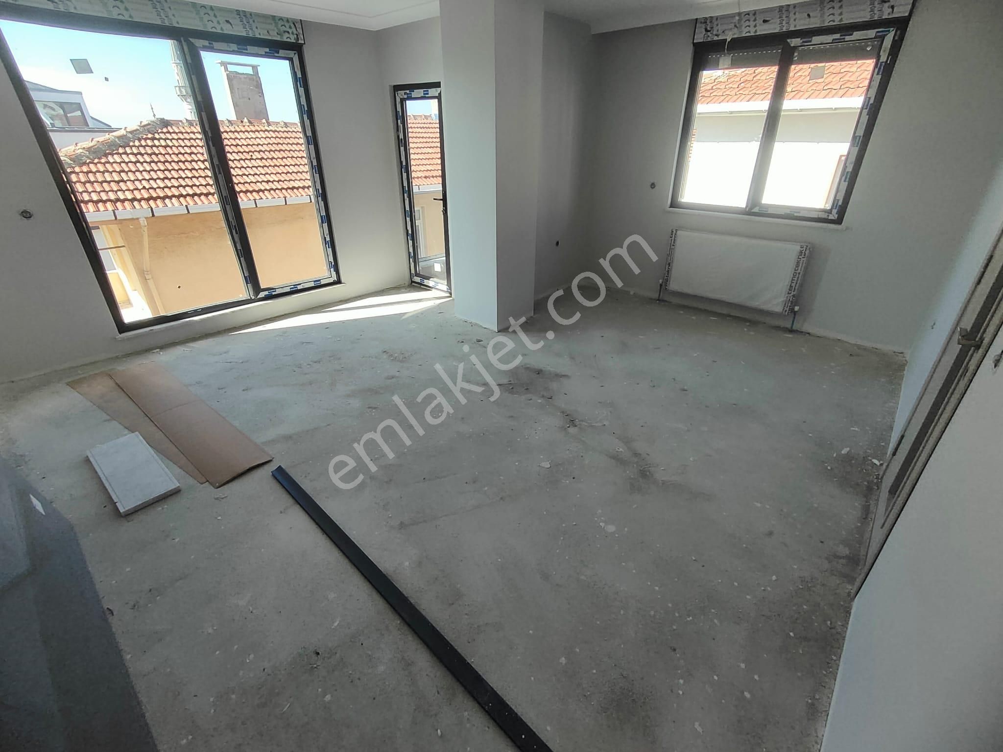 Emlak Dünyasından Altıntepede Deniz Manzaralı 3+2 Dubleks