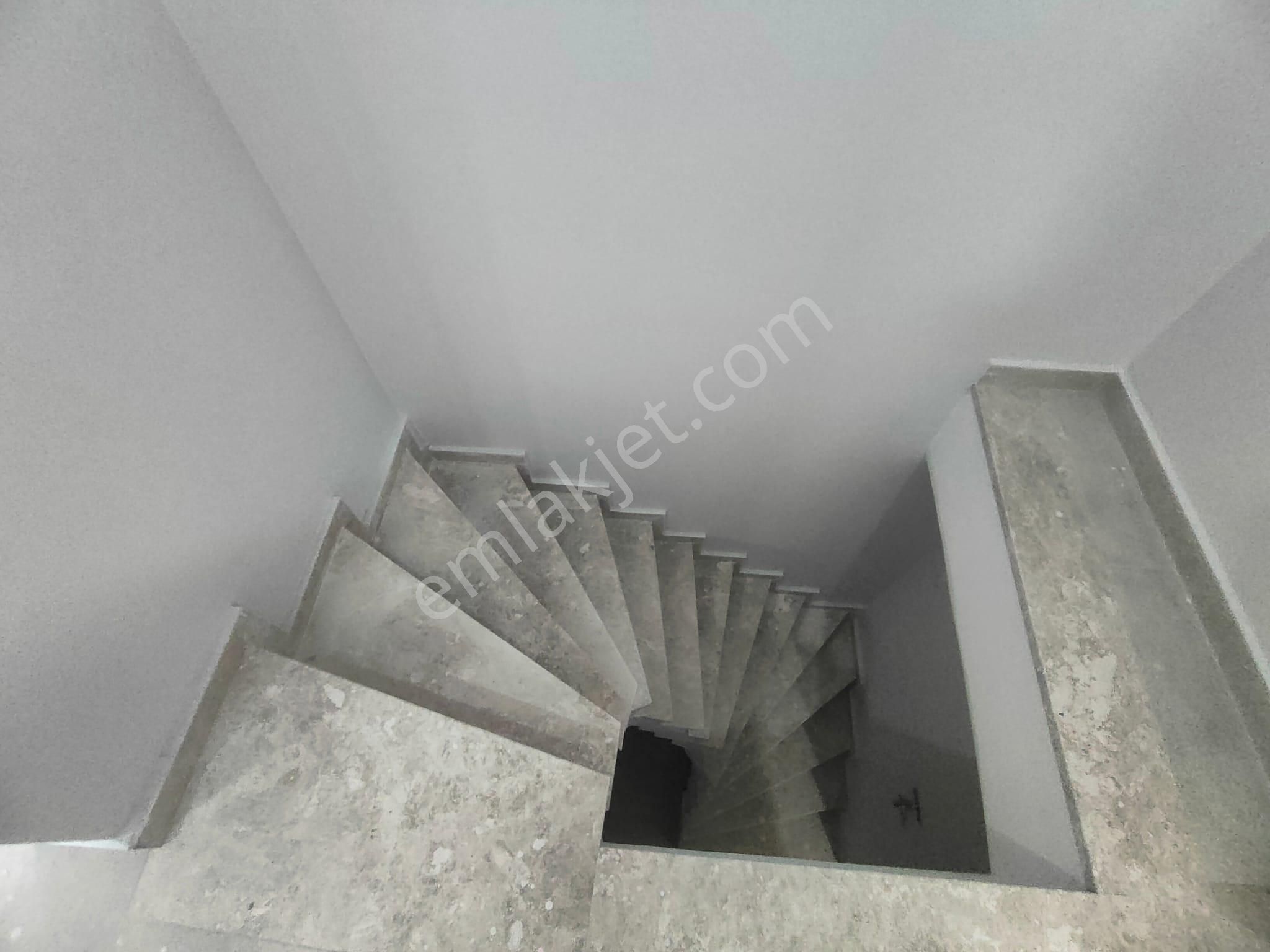 Emlak Dünyasından Altıntepede Deniz Manzaralı 3+2 Dubleks - Görsel 14