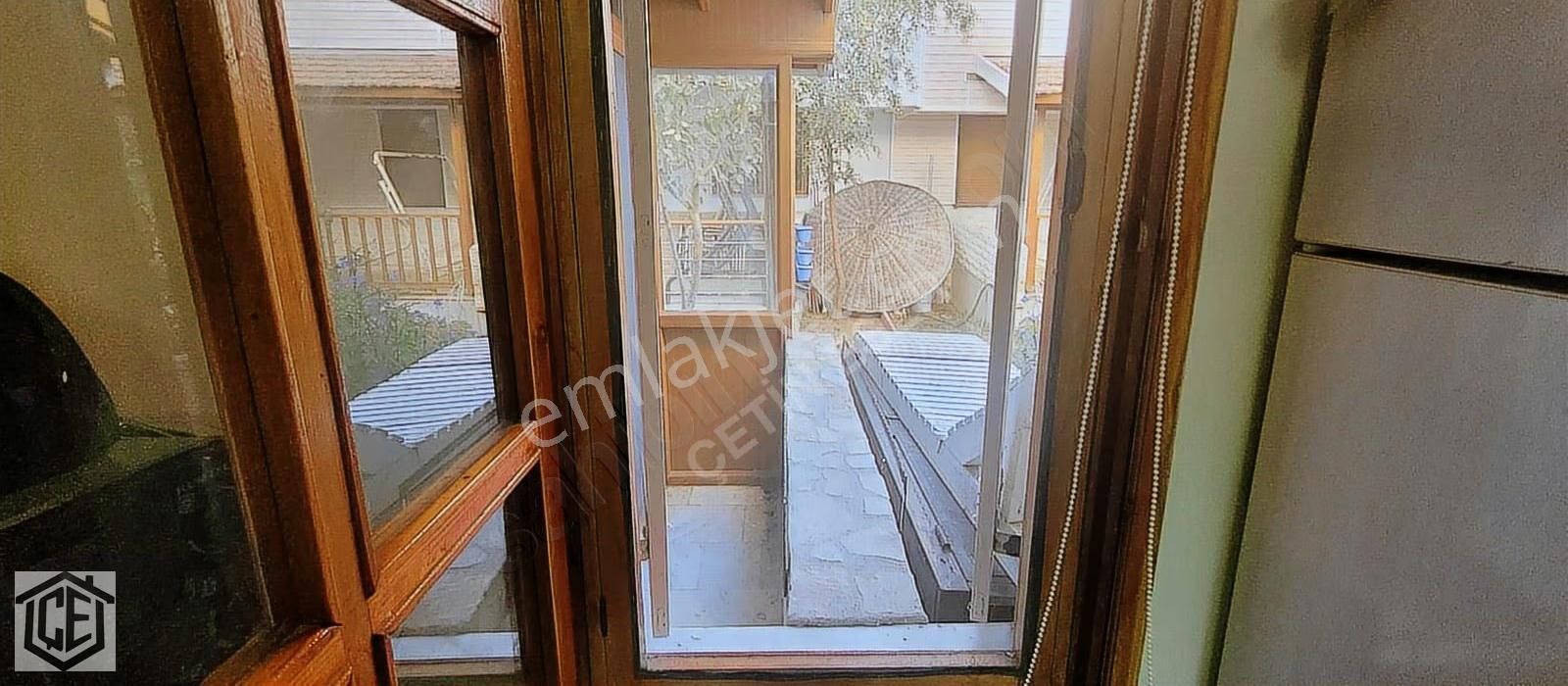 Özdere Orta Mahalle De Denize 60 Metre Site İçinde Bakımlı Villa - Görsel 2