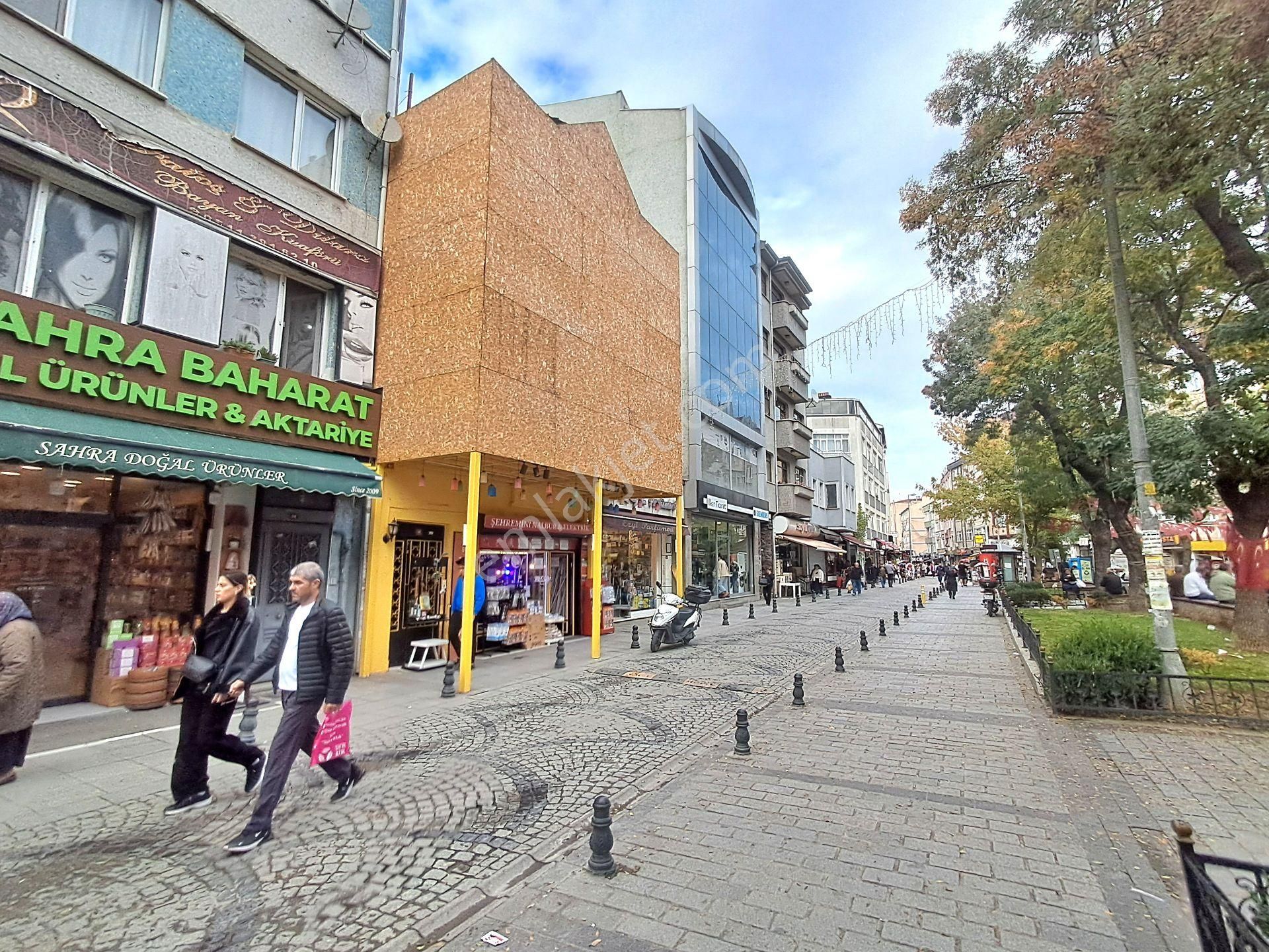 Satılık Bina. Fatih - Şehremini Büyük Saray Meydanında, Meydan Cepheli. - Görsel 27