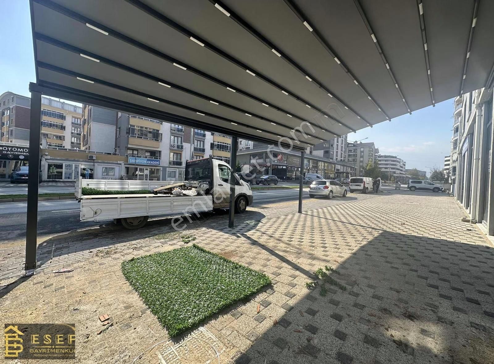 Merkezi Lokasyon Cadde Üzerinde Ön Ve Yan Kullanım Alanlı Dükkan - Görsel 4