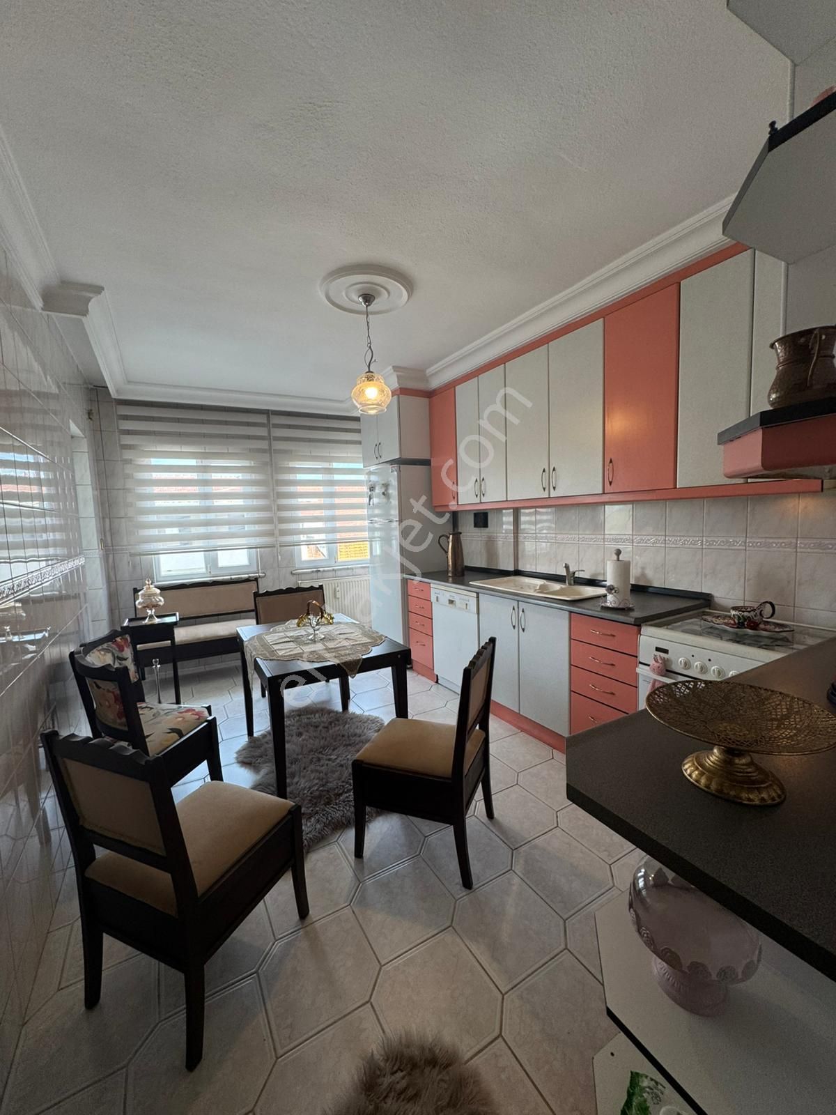 Özmecaz'dan Fesleğen Mah. İnönü Cad. Üzeri 150m2 Arakat Asansörlü Geniş Daire - Görsel 6