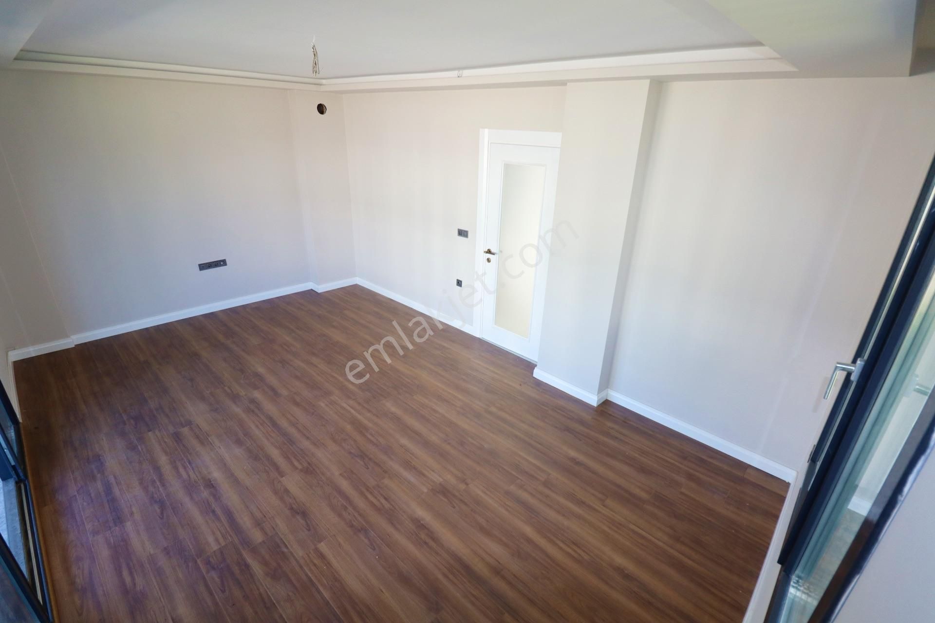 Güre Yolun Altında Satılık Havuzlu Sitede 3+1 Sıfır Villa - Görsel 10