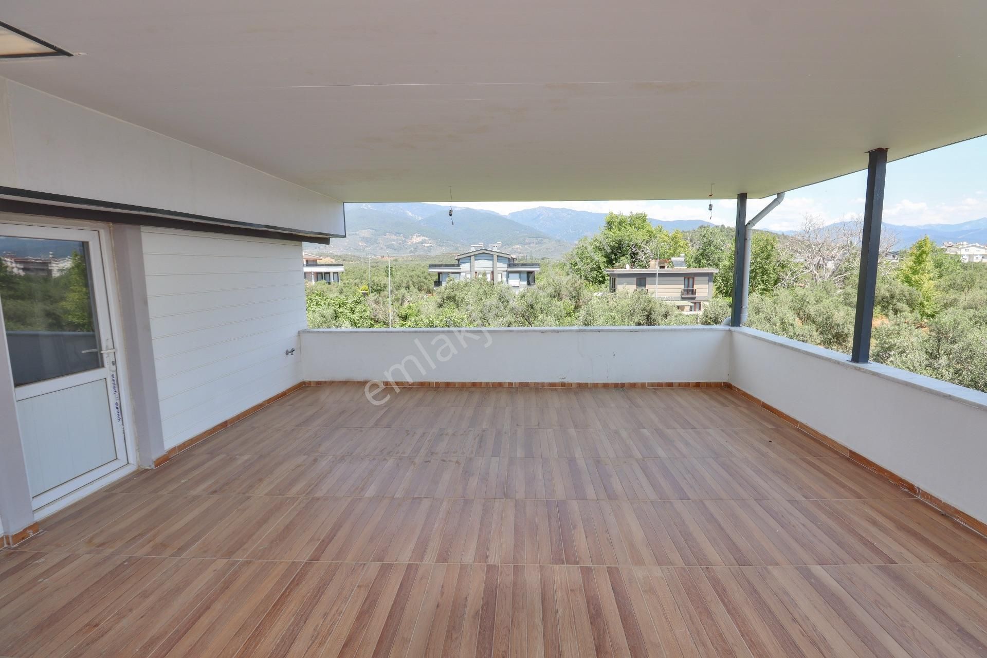 Güre'de Satılık 4+1 Sıfır Villa Denize 400 Metre - Görsel 10