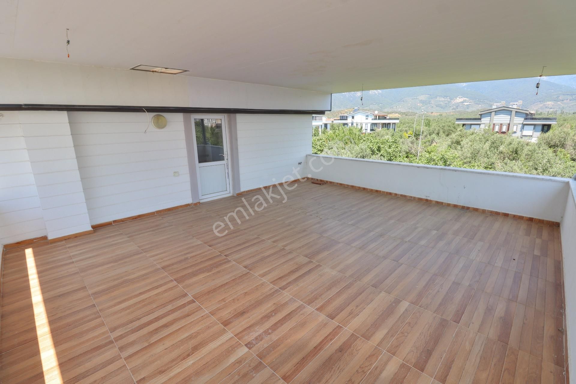 Güre'de Satılık 4+1 Sıfır Villa Denize 400 Metre - Görsel 9