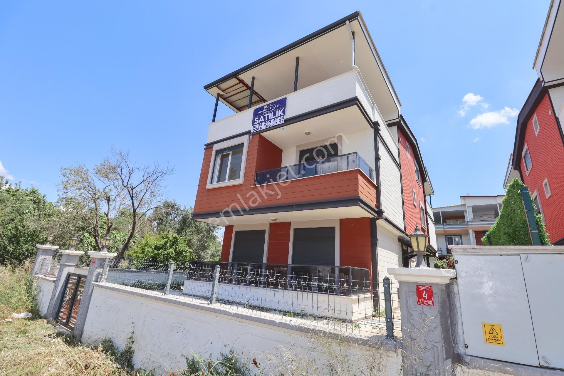 Güre'de Satılık 4+1 Sıfır Villa Denize 400 Metre - Görsel 2