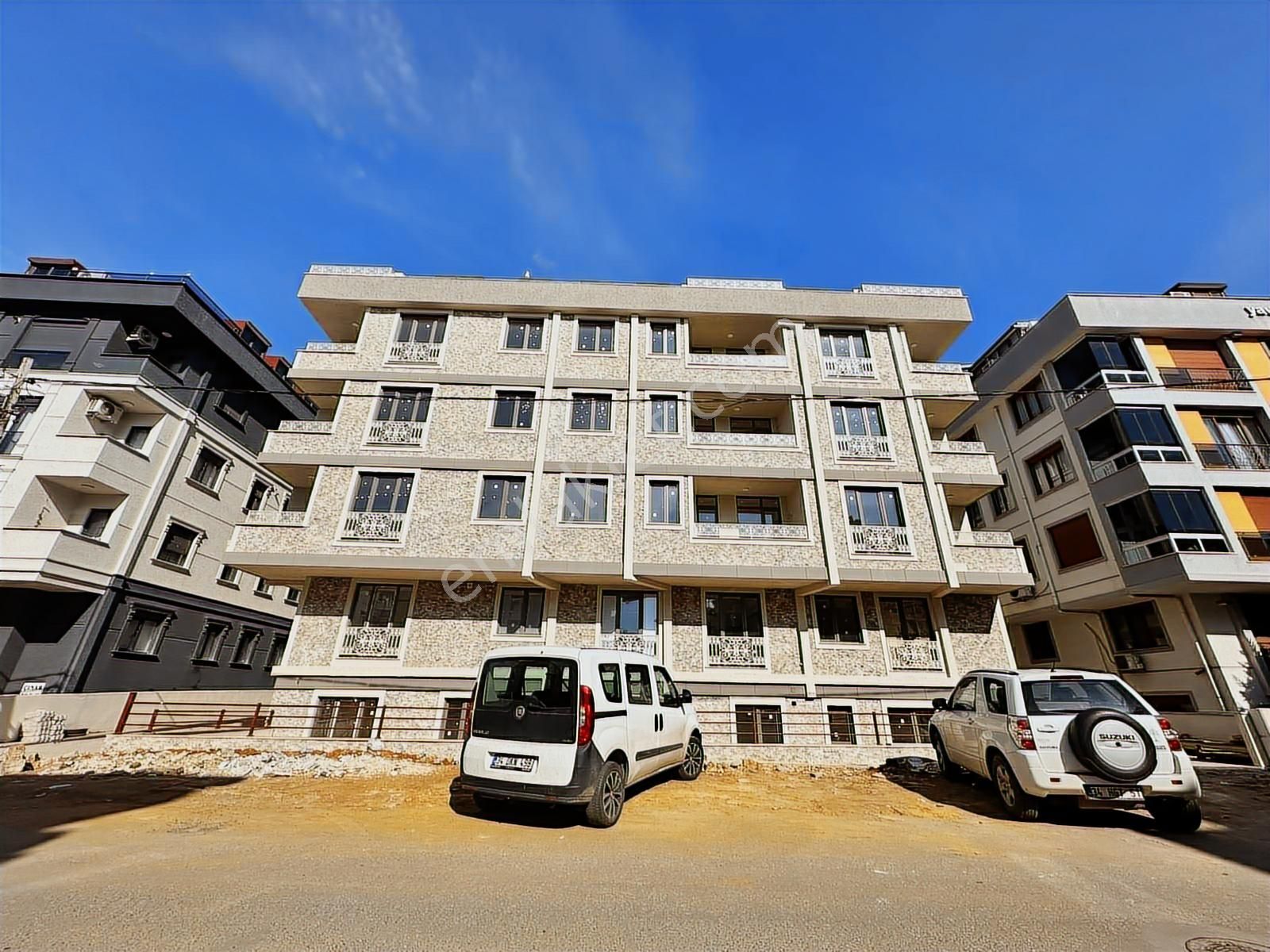 Yatırım'dan Çınar'da Minibüs Cad. Yakın Katta Sıfır Yapıda 2+1 - Görsel 11