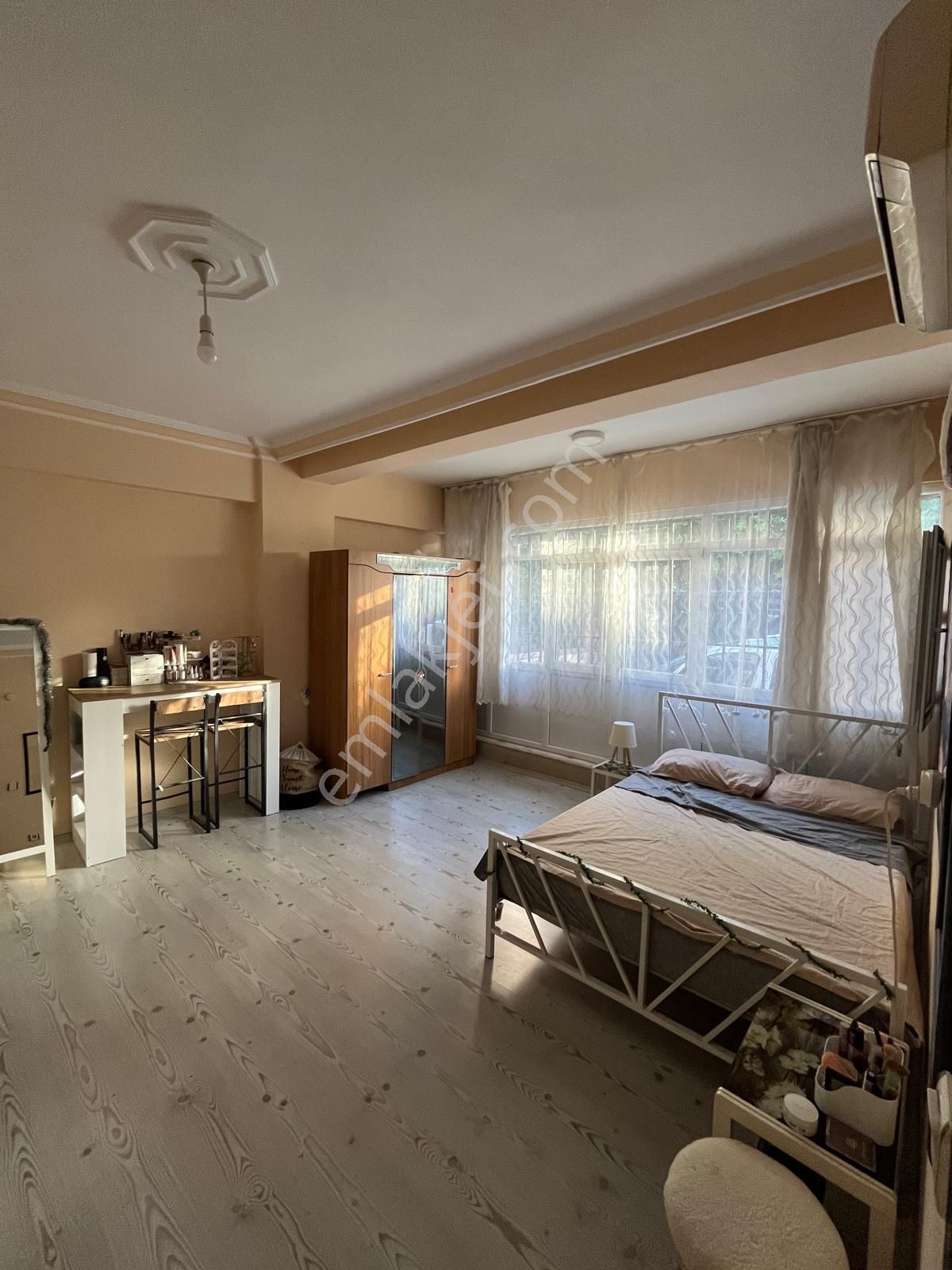 Merkezde Tramvay Yakını Çok Geniş 2+1 - Görsel 9