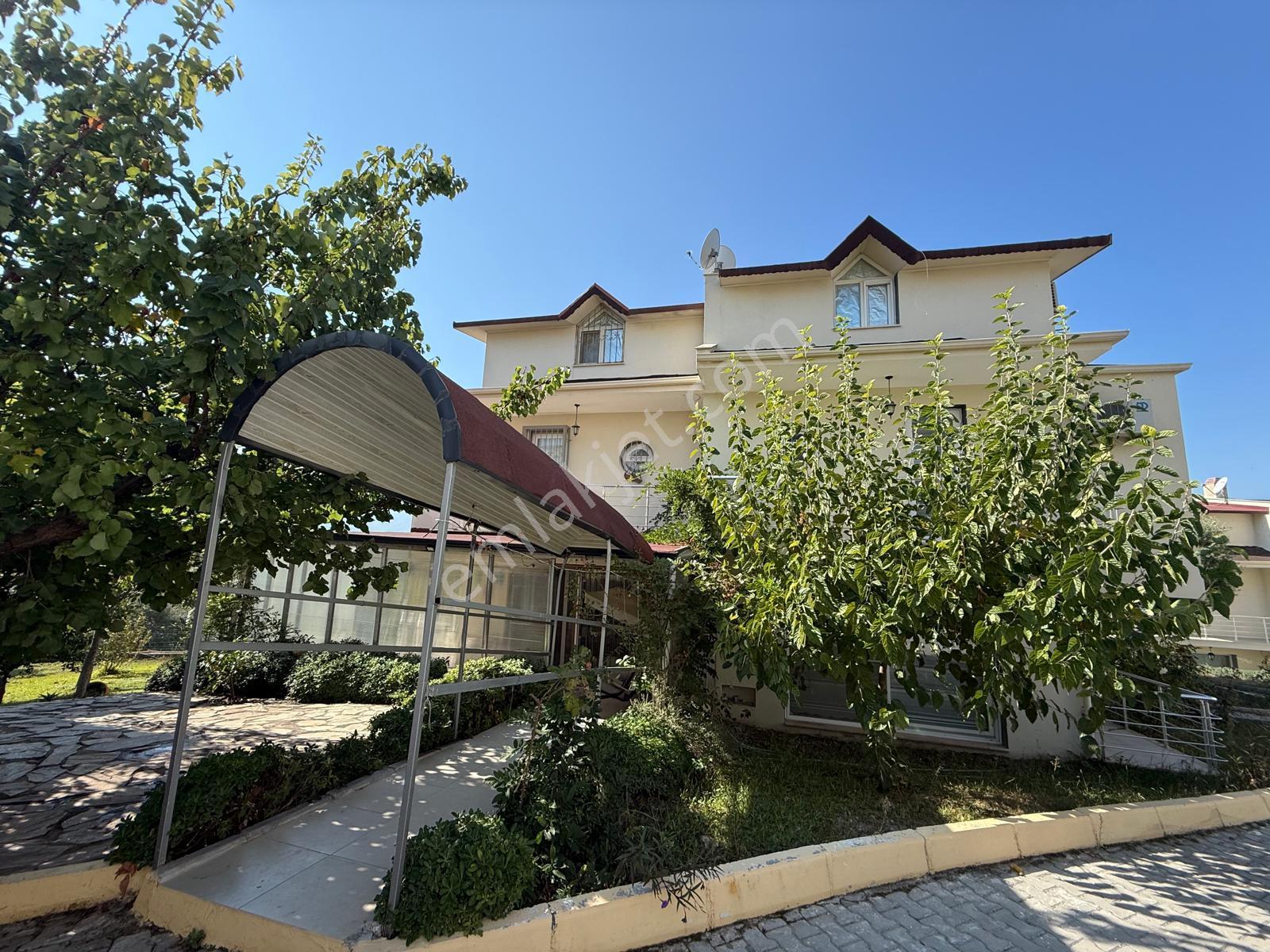 Kuşadası Davutlar Caferli'de Deniz Manzaralı Satılık Villa - Görsel 2