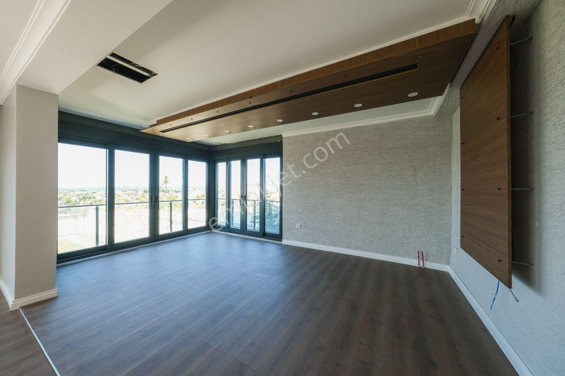 Arnavutköy Durusuda Satılık Tripleks Villa, Net 302 M2. Göl Manzaralı - Görsel 18