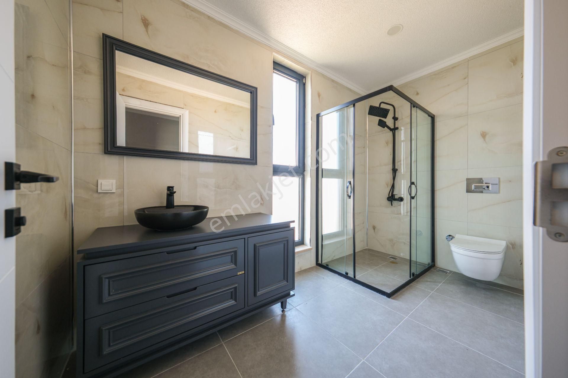 Arnavutköy Durusuda Satılık Tripleks Villa, Net 302 M2. Göl Manzaralı - Görsel 22