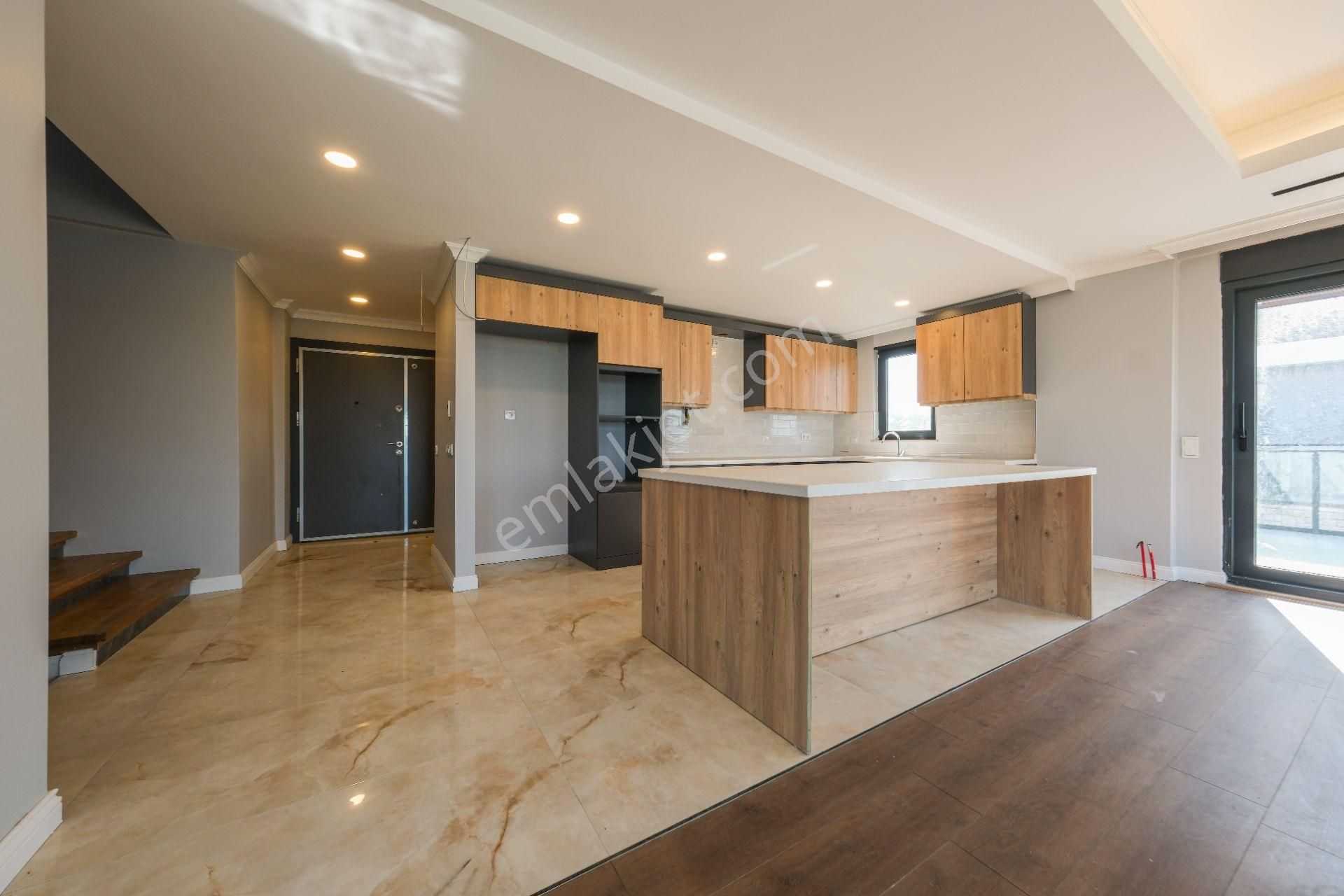 Arnavutköy Durusuda Satılık Tripleks Villa, Net 302 M2. Göl Manzaralı - Görsel 15