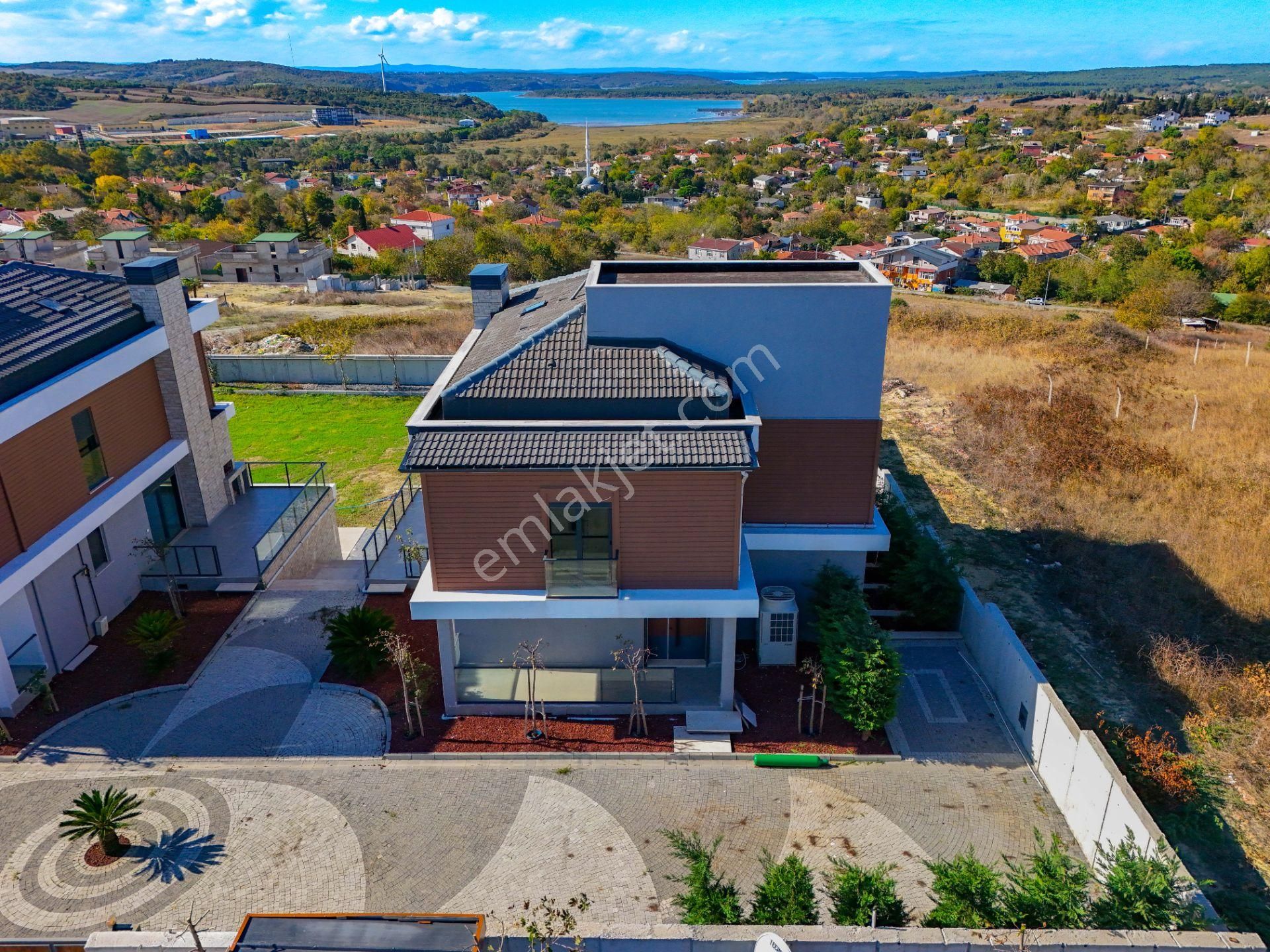 Arnavutköy Durusuda Satılık Tripleks Villa, Net 302 M2. Göl Manzaralı - Görsel 4