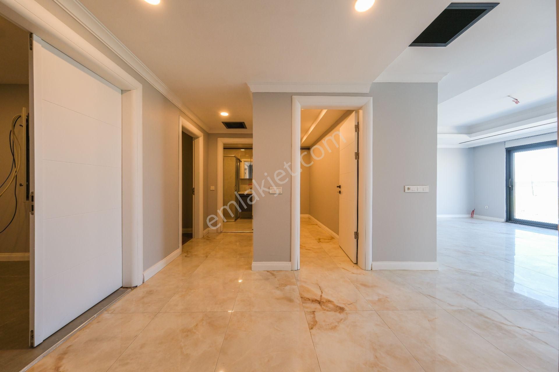 Arnavutköy Durusuda Satılık Tripleks Villa, Net 302 M2. Göl Manzaralı - Görsel 35