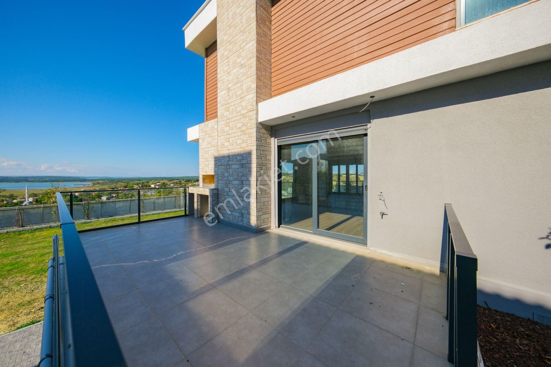 Arnavutköy Durusuda Satılık Tripleks Villa, Net 302 M2. Göl Manzaralı - Görsel 39