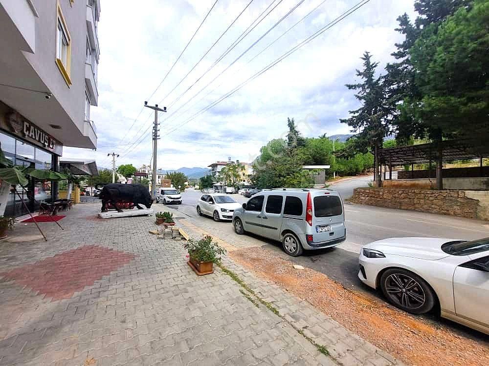 Mahmutlar Mahallesi Atatürk Caddesi Üzerinde Köşebaşı Kiralık Dükkan - Görsel 3