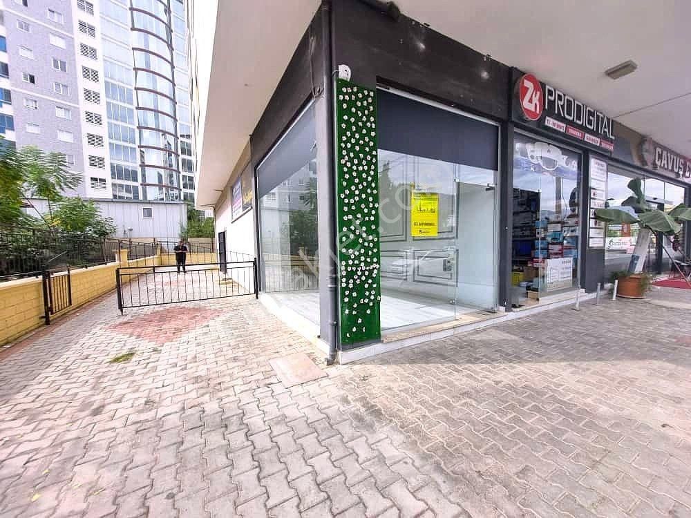 Mahmutlar Mahallesi Atatürk Caddesi Üzerinde Köşebaşı Kiralık Dükkan