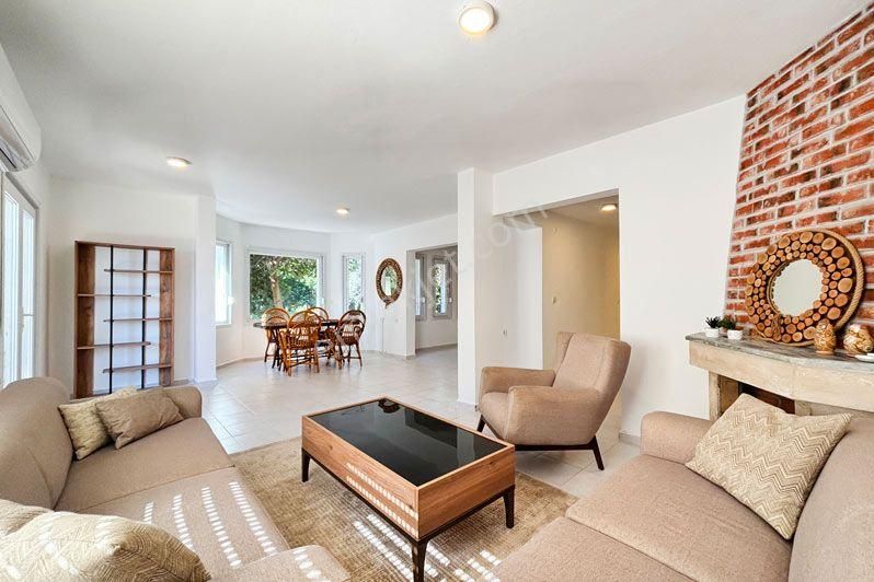 Alanya Demirtaş Mah.deniz Manzaralı Satılık 4+1 Tripleks Villa - Görsel 3