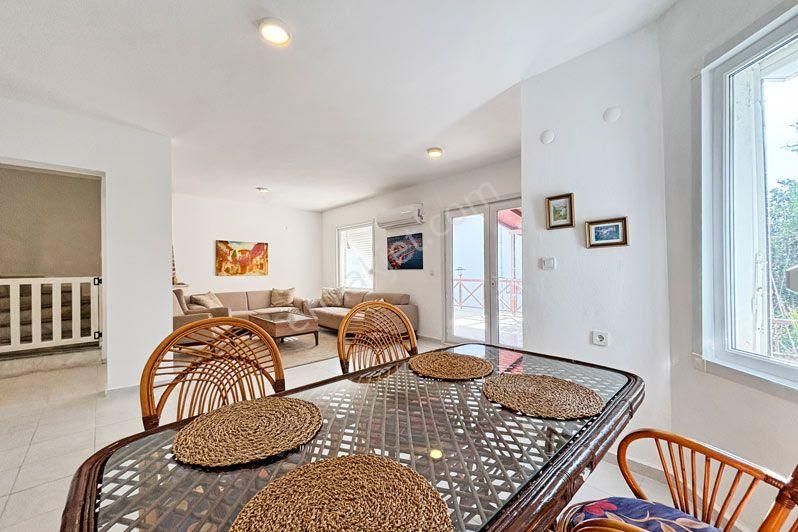 Alanya Demirtaş Mah.deniz Manzaralı Satılık 4+1 Tripleks Villa - Görsel 6