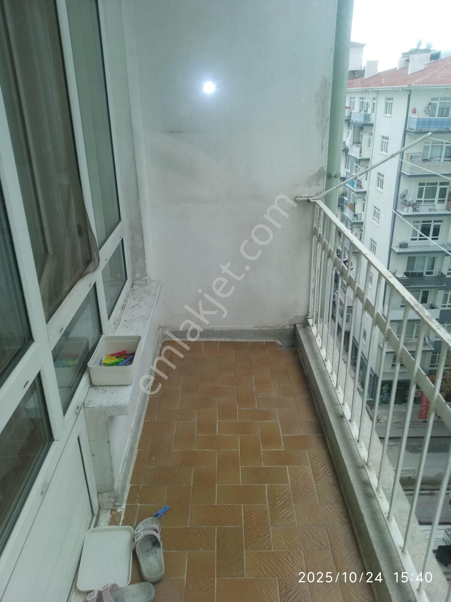 Demetevler Metrosuna Yakın Asansörlü Binada Bağımsız Salon 3+1 Ön Cephe Krediye Uygun Satılık Daire - Görsel 19