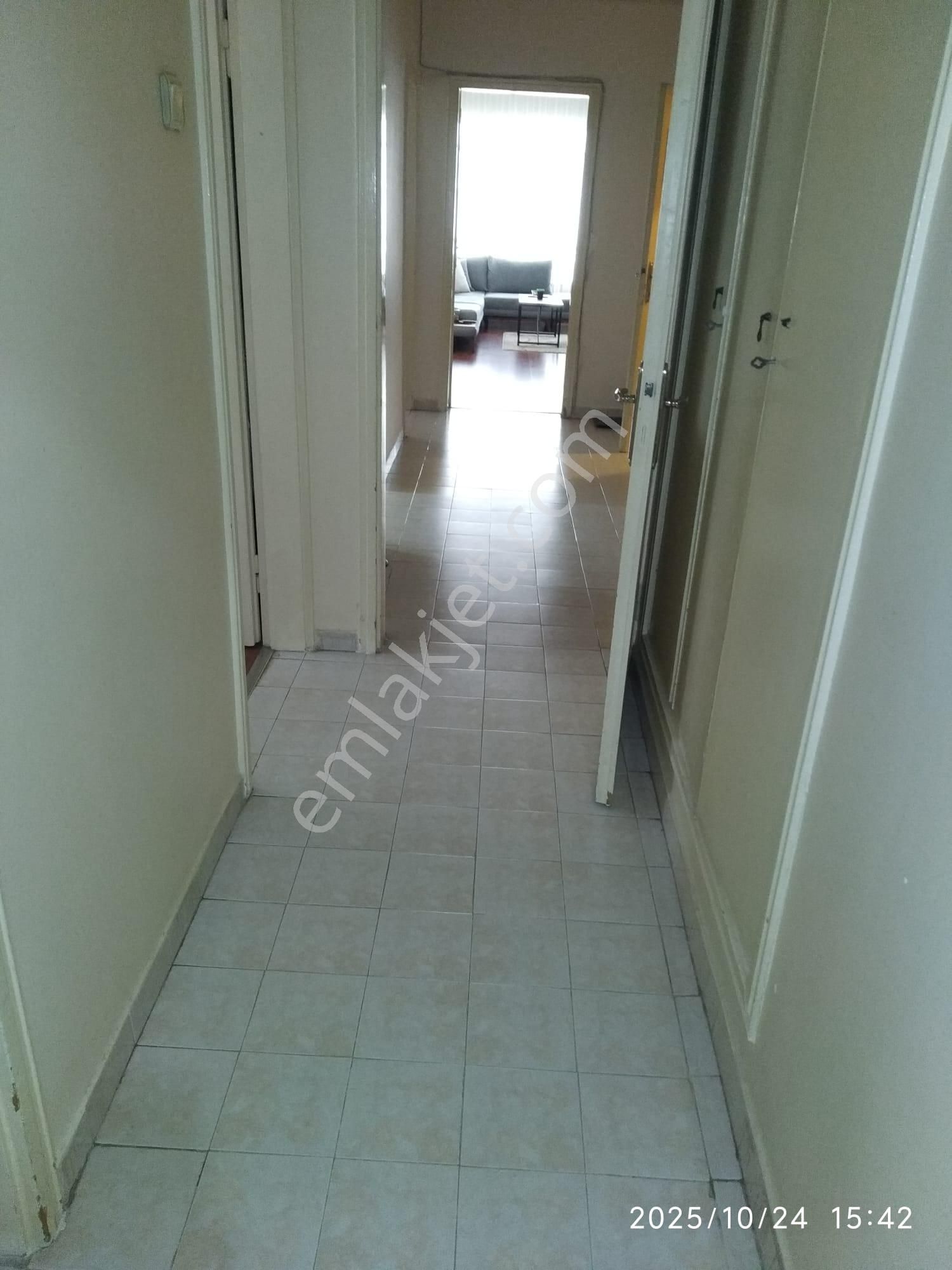 Demetevler Metrosuna Yakın Asansörlü Binada Bağımsız Salon 3+1 Ön Cephe Krediye Uygun Satılık Daire - Görsel 17