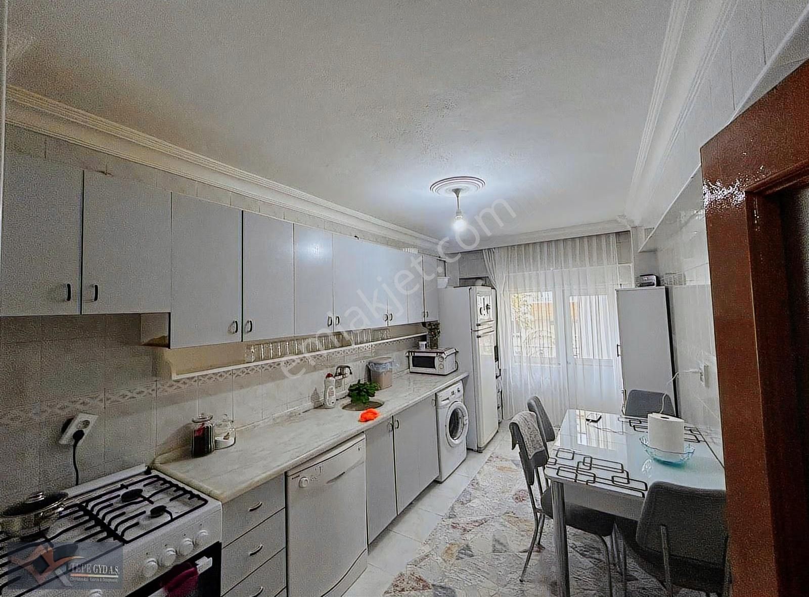 Genişliğine Şaşıracağınız Üç Balkonlu Arakat 3+1 Satılık Daire - Görsel 33