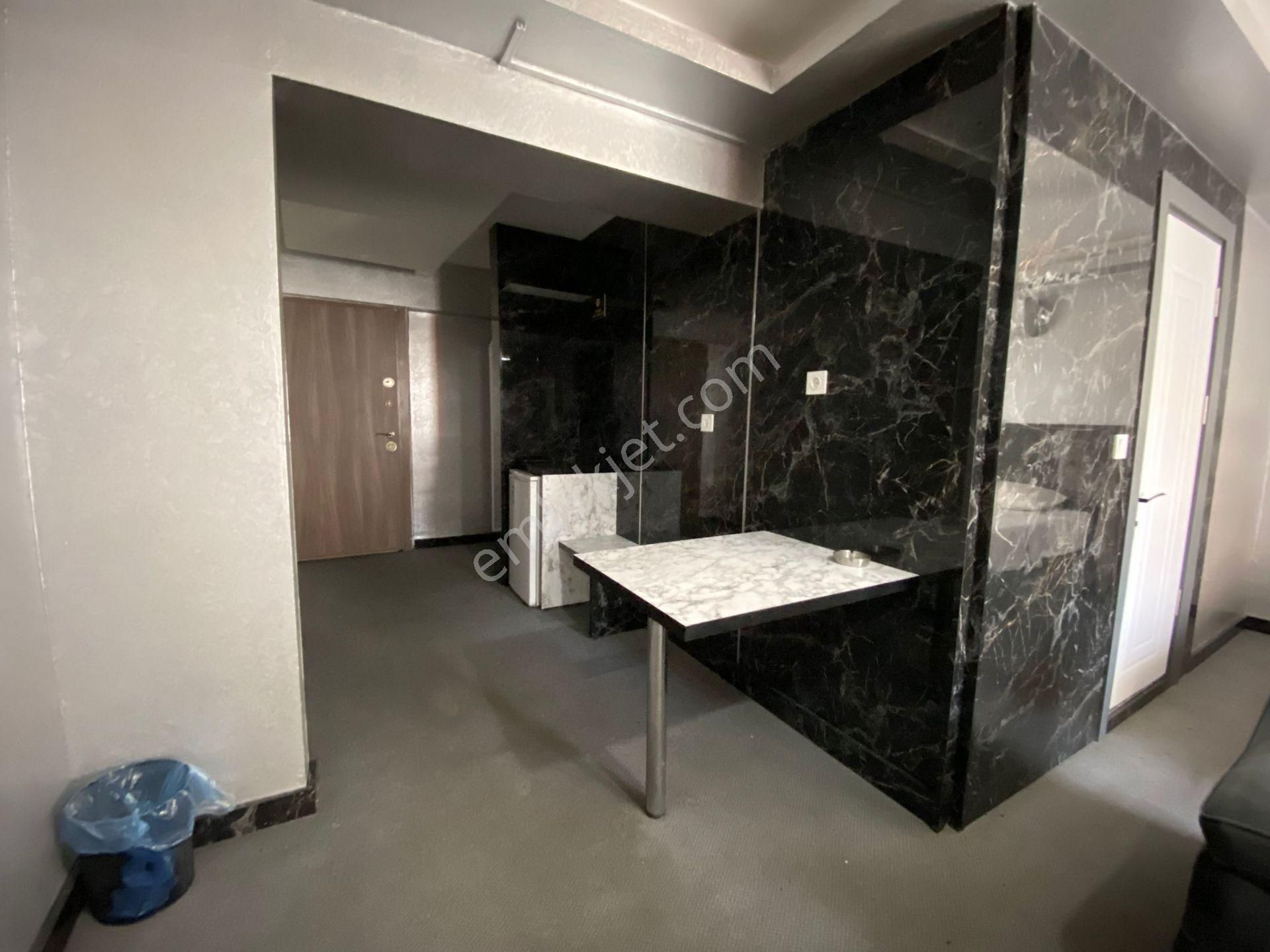 Karşıyaka Çarşı İşbankası Sokagı Günlük Kiralık - Görsel 5