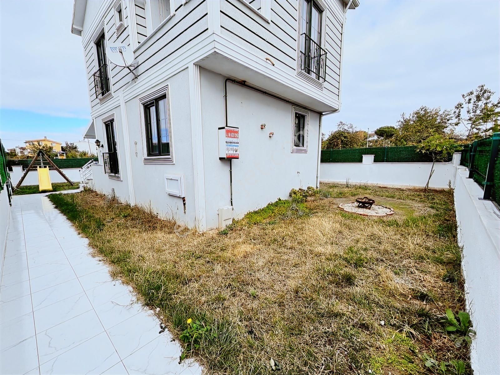 Geniş Bahçeye Sahip Hazır Ev | Bu Fiyata Merkezde - Görsel 8