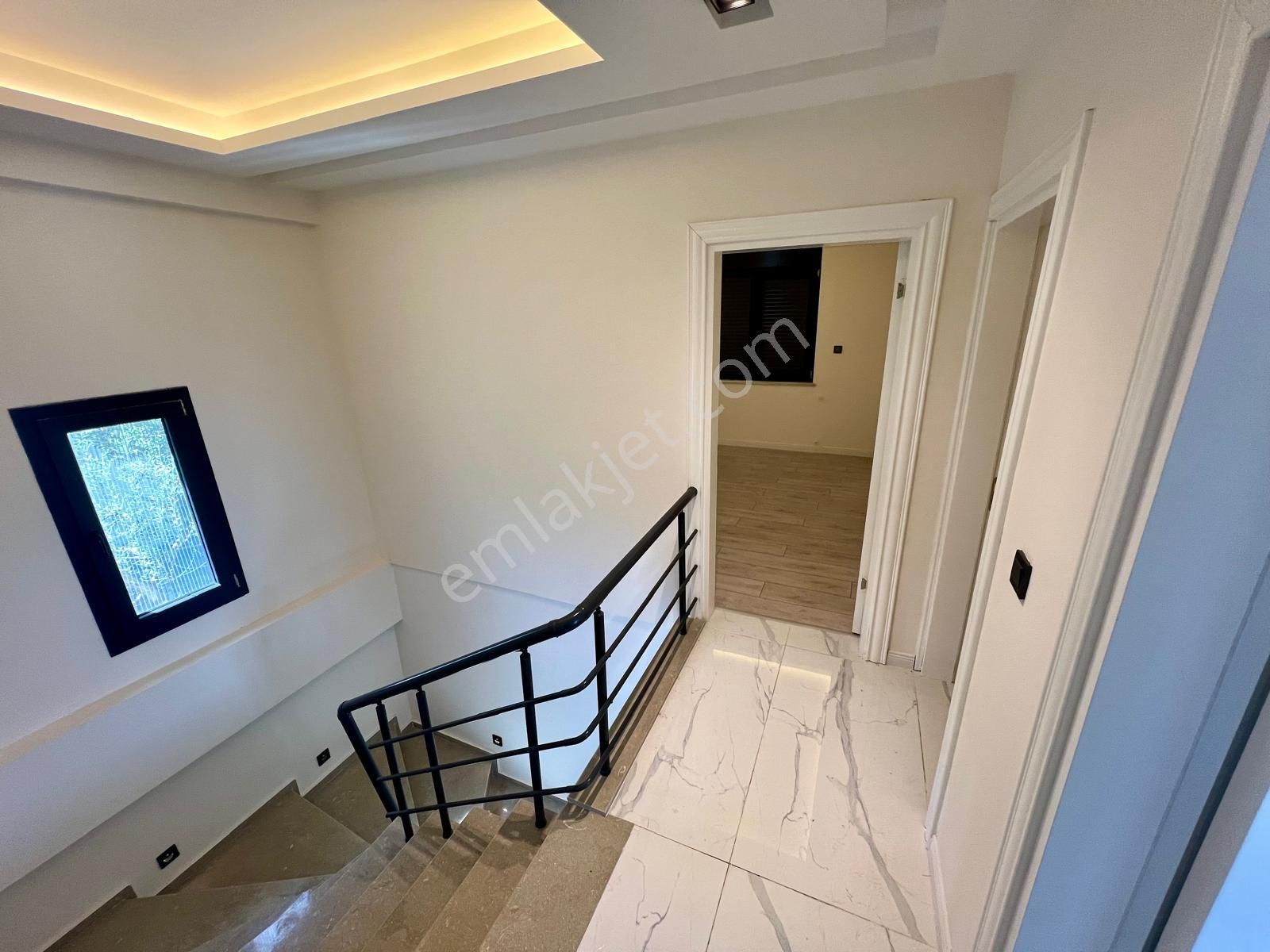 Akçay Aras Emlaktan Gürede Geniş Bahçeli 7+1 Müstakil Villa - Görsel 20