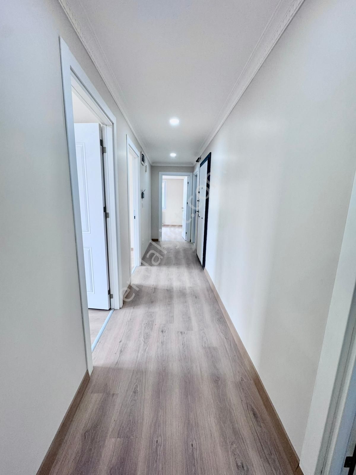 Pegaas'tan Metrobüse 5 Dk Satılık Sıfır 3+1 Ara Kat Daire - Görsel 32