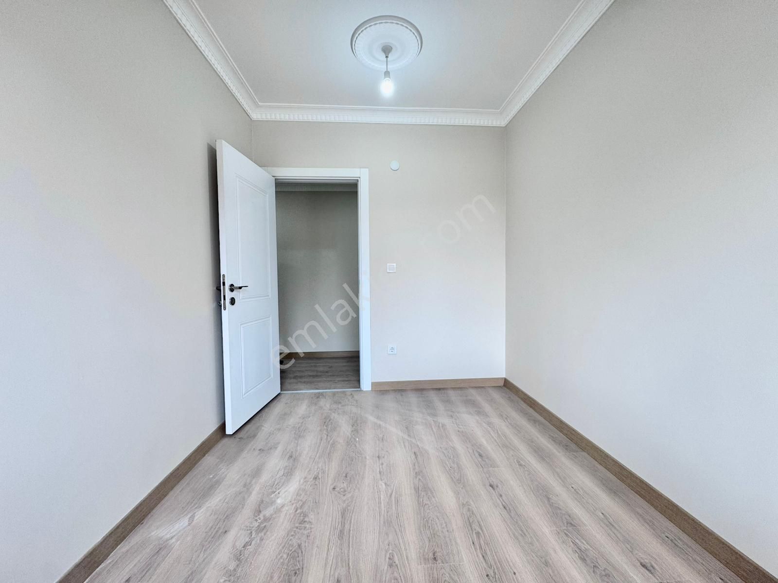 Pegaas'tan Metrobüse 5 Dk Satılık Sıfır 3+1 Ara Kat Daire - Görsel 24