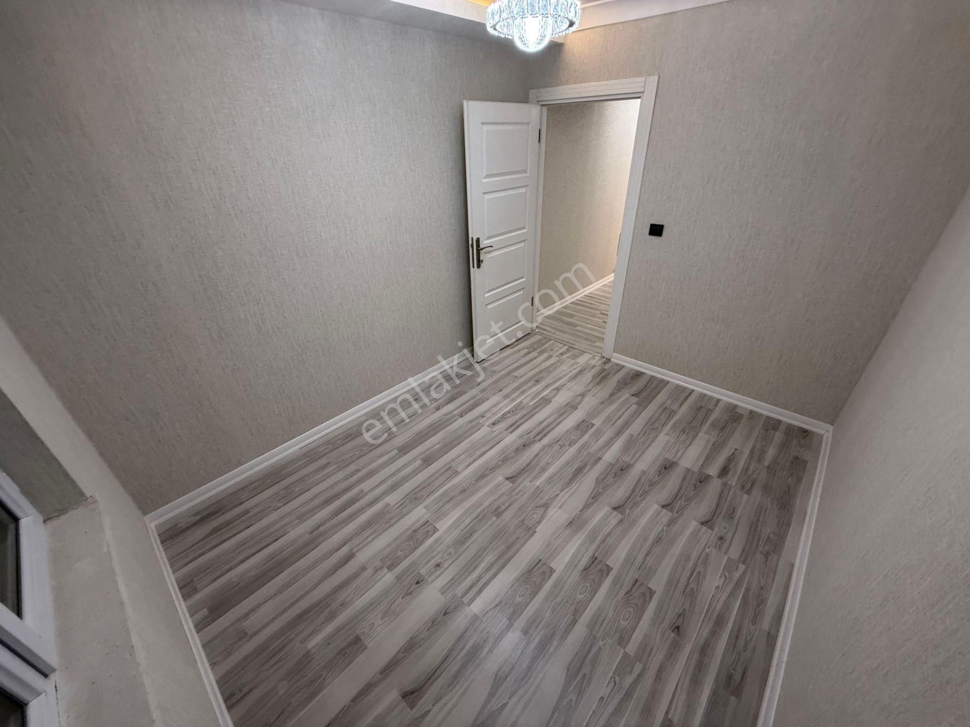 Evin Bizde Garantiden Öncepheli İskanlı 3+1 Acil Satılık Daire - Görsel 27