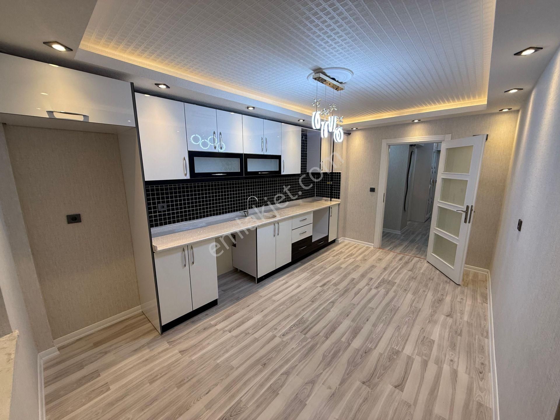 Evin Bizde Garantiden Öncepheli İskanlı 3+1 Acil Satılık Daire - Görsel 12