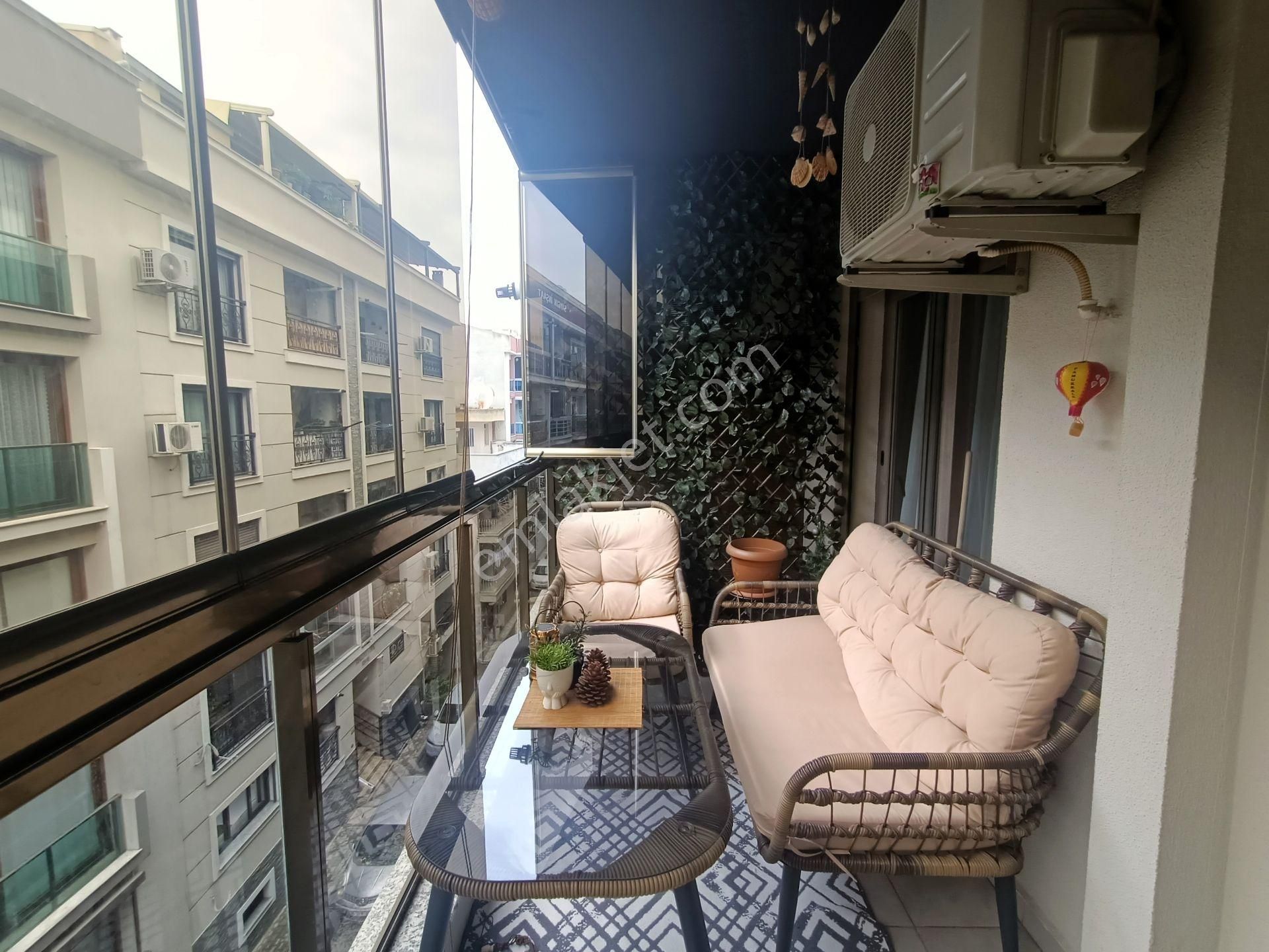 Karşıyaka Şemiklerde Kapalı Otoparklı Ebv. Banyolu 3+1 Daire - Görsel 14