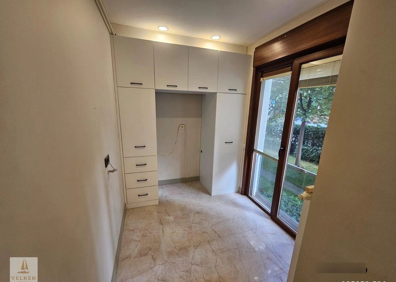 Çiftehavuzlar Sahilde Prestijli 2+1 Balkonlu Boş Daire - Görsel 5