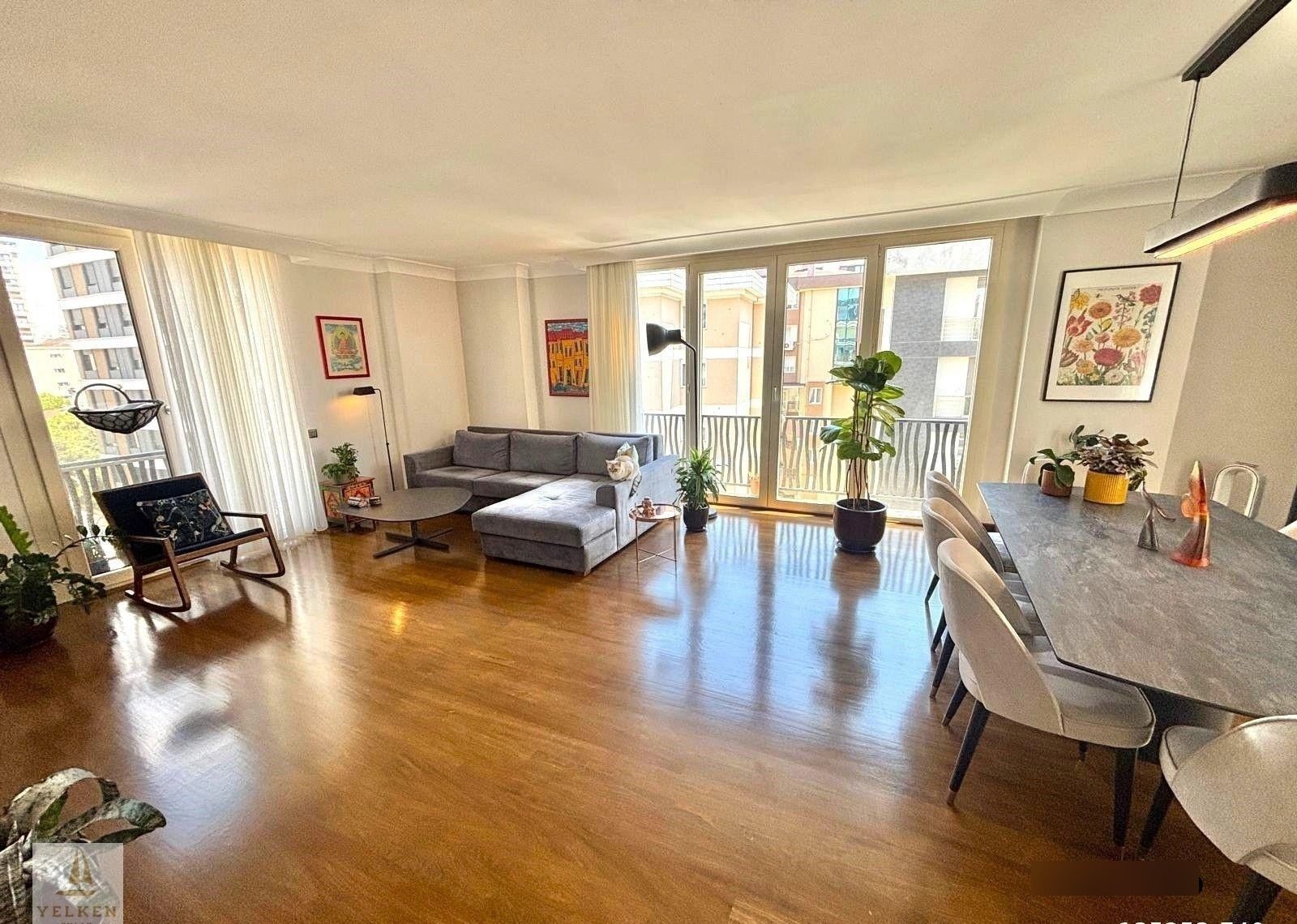 Caddebostan Sahilde 60.yıl Parkına Yakın 4+1 Ebeveynli Katta Tek Yeni - Görsel 24