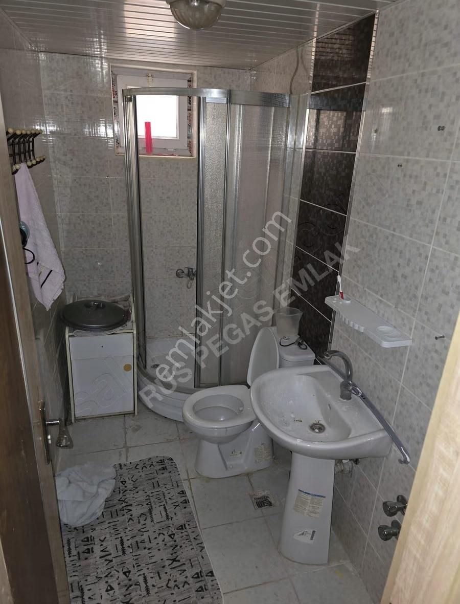 Tek Yetkili Kullanışlı Tertemiz Konum Da Aile Apt Da 2+1