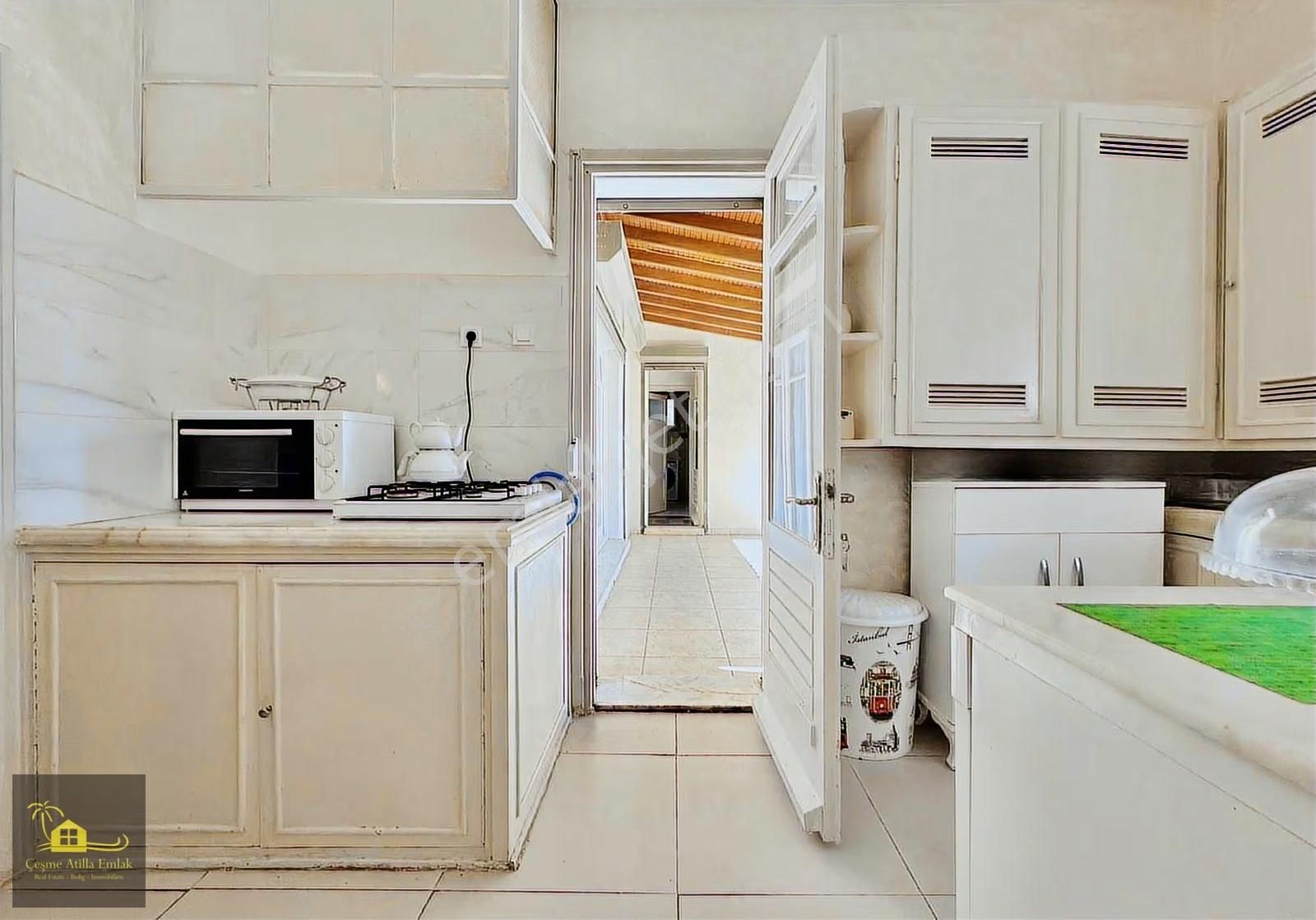 Çeşme Şantiye Plaj Evlerin'de 3. Sıra Satılık Villa 755m2 Arsalı - Görsel 21