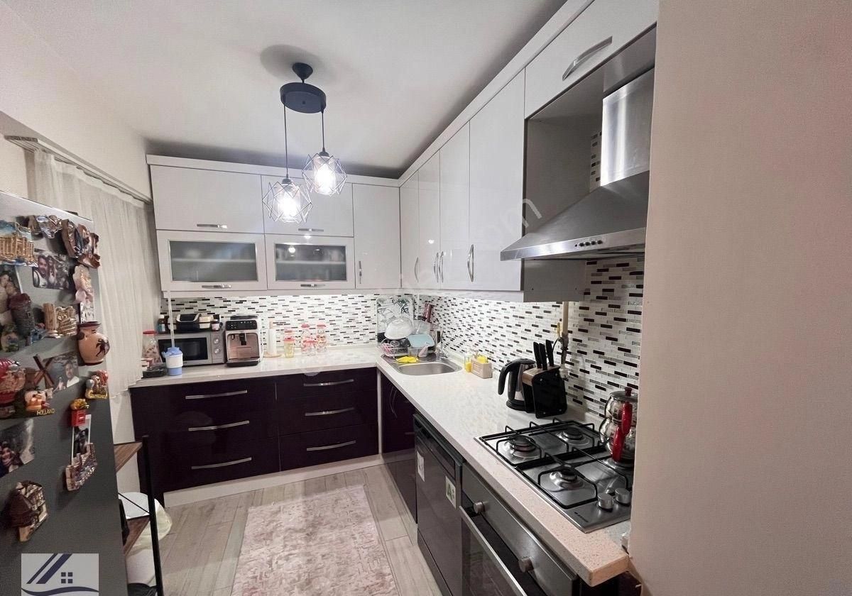 Mithatpaşa Cd Yakını Göztepede İçi Yapılı Masrafsız 3+1 Satılık - Görsel 26