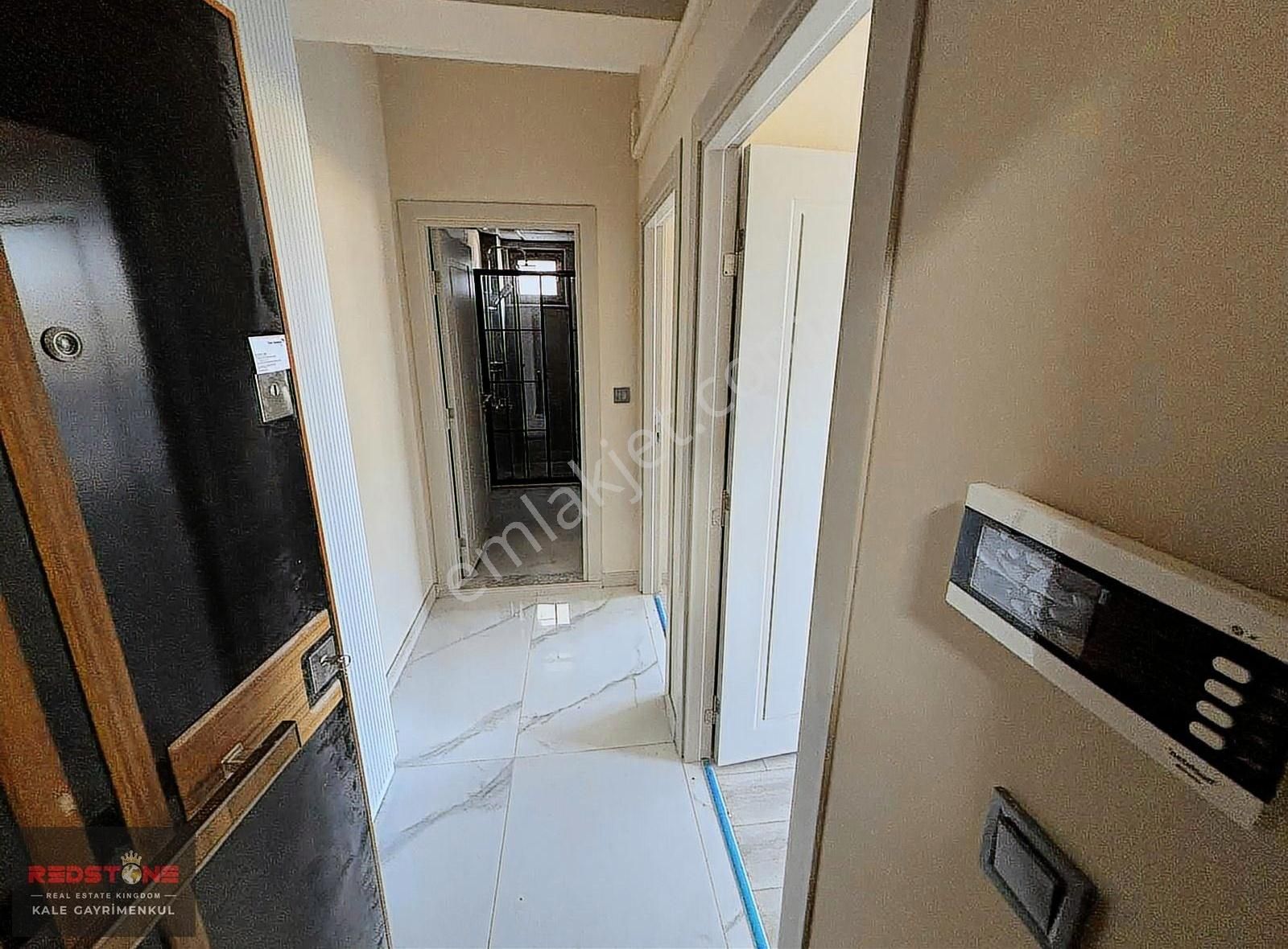 Esenler Mahallesinde 75m2 Terası Bulunan 1+1 Daire Fırsatı